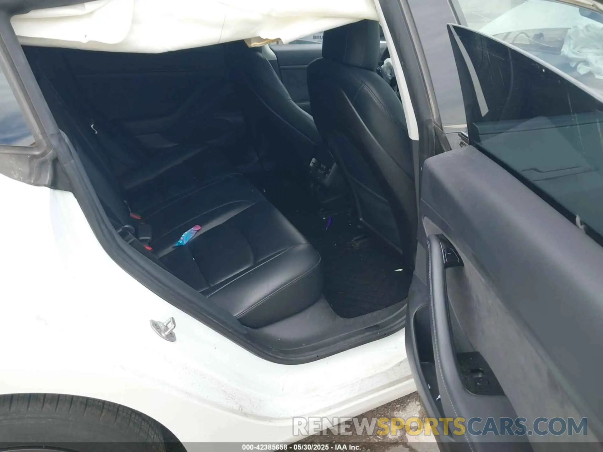 8 Photograph of a damaged car 5YJ3E1EA3LF504232 TESLA MODEL 3 2020