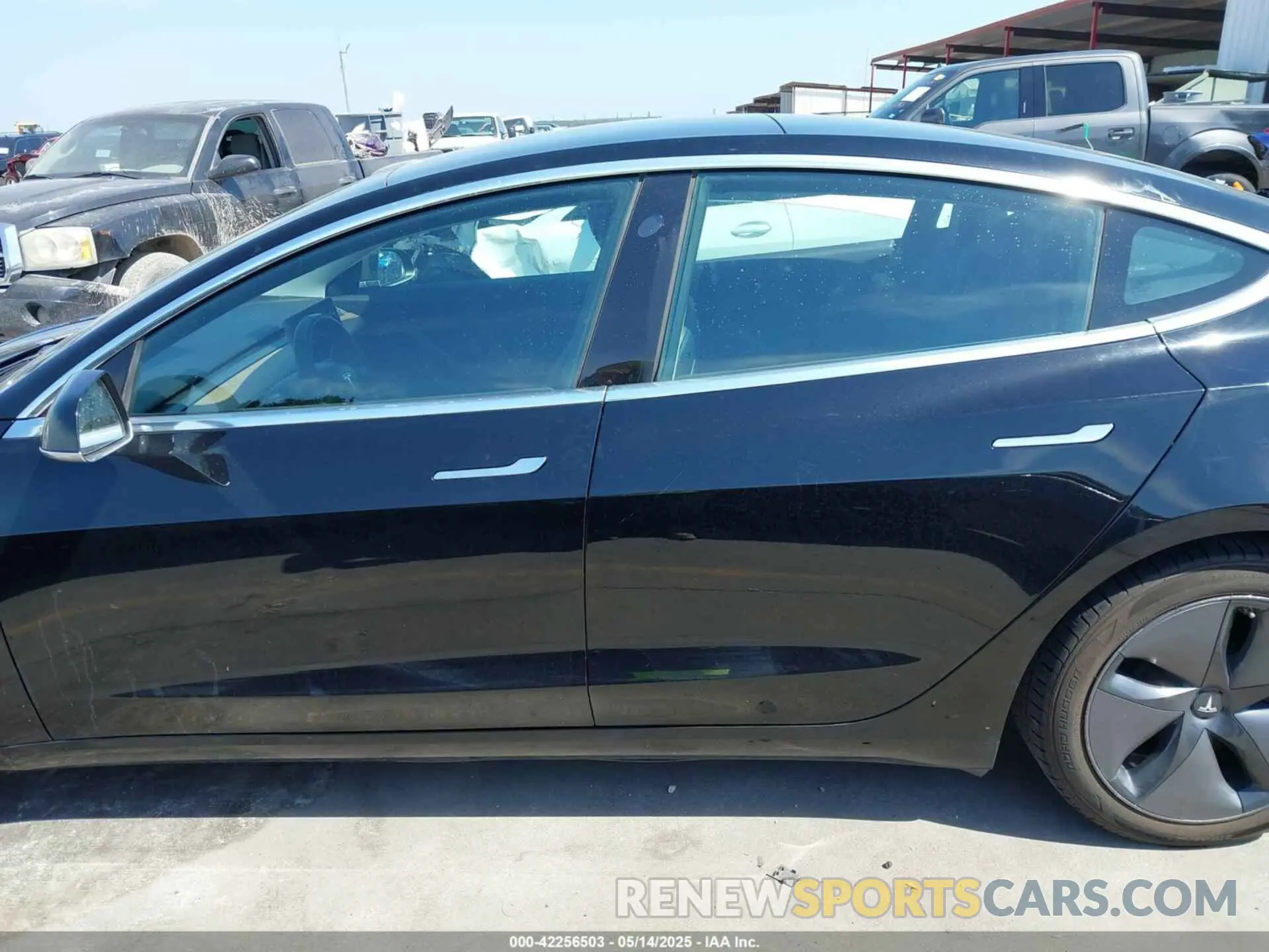 14 Photograph of a damaged car 5YJ3E1EA3LF611152 TESLA MODEL 3 2020