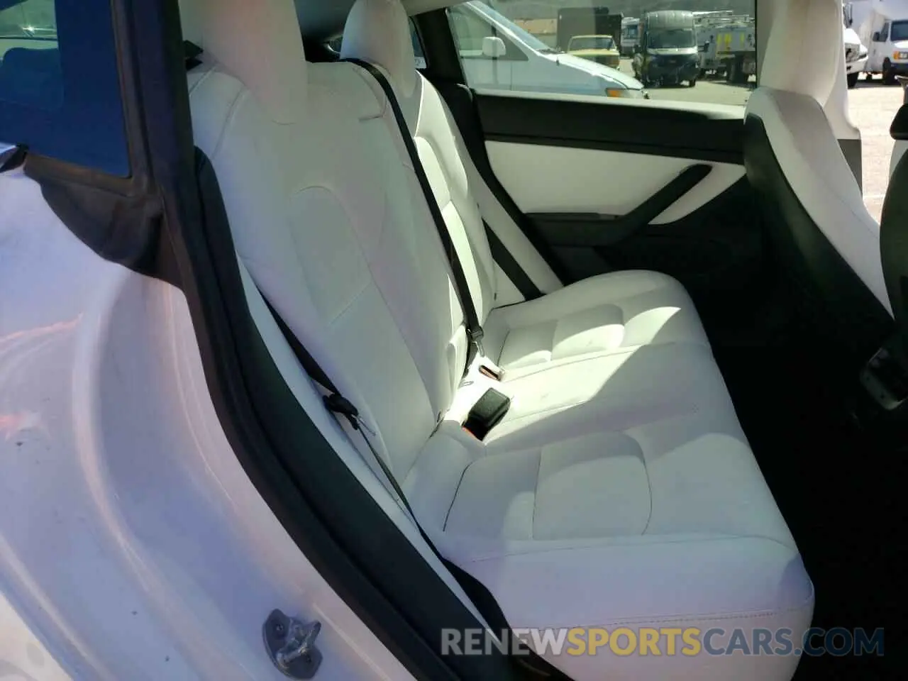 10 Photograph of a damaged car 5YJ3E1EA3LF615430 TESLA MODEL 3 2020