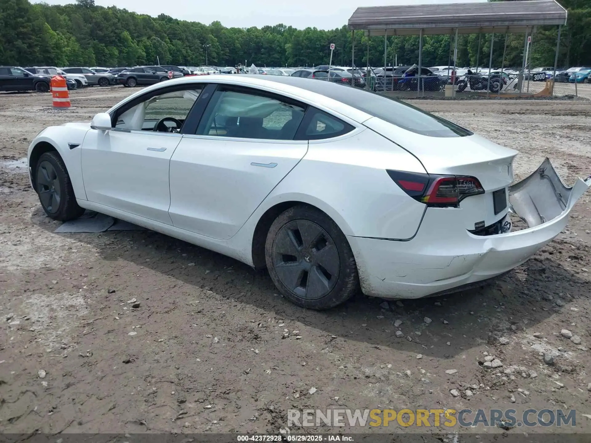 3 Photograph of a damaged car 5YJ3E1EA3LF632082 TESLA MODEL 3 2020