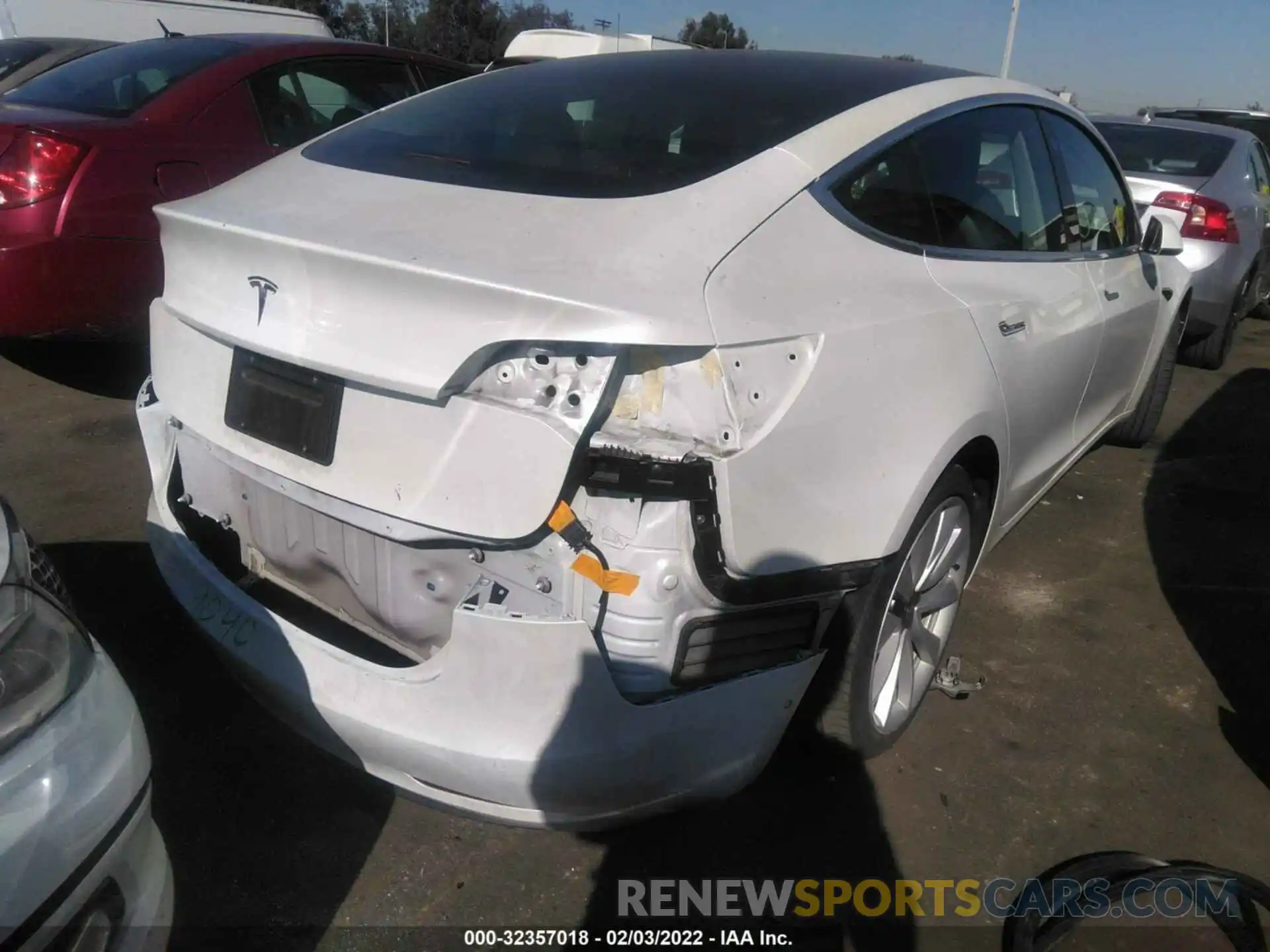 4 Photograph of a damaged car 5YJ3E1EA3LF634141 TESLA MODEL 3 2020