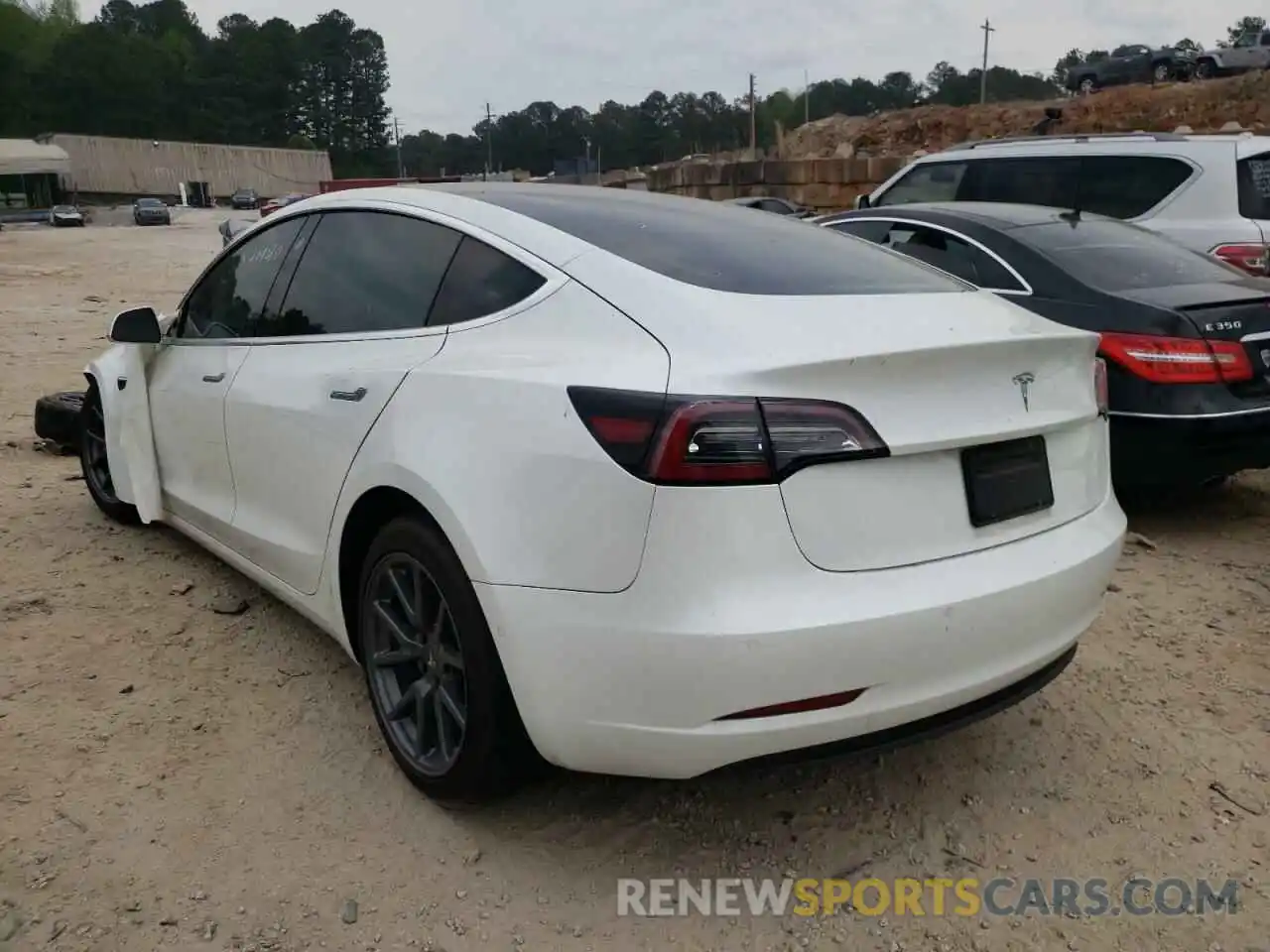 3 Photograph of a damaged car 5YJ3E1EA3LF645379 TESLA MODEL 3 2020