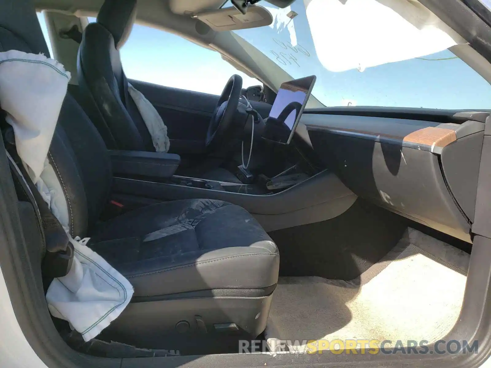 5 Photograph of a damaged car 5YJ3E1EA3LF660478 TESLA MODEL 3 2020