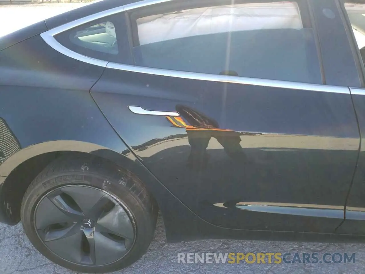 10 Photograph of a damaged car 5YJ3E1EA3LF736491 TESLA MODEL 3 2020