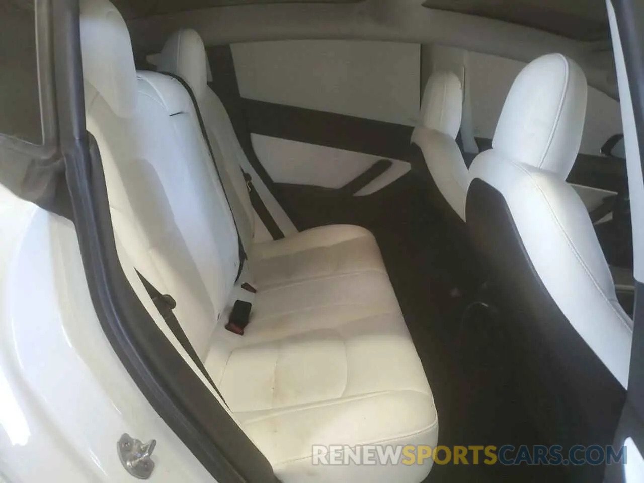 10 Photograph of a damaged car 5YJ3E1EA3LF741075 TESLA MODEL 3 2020