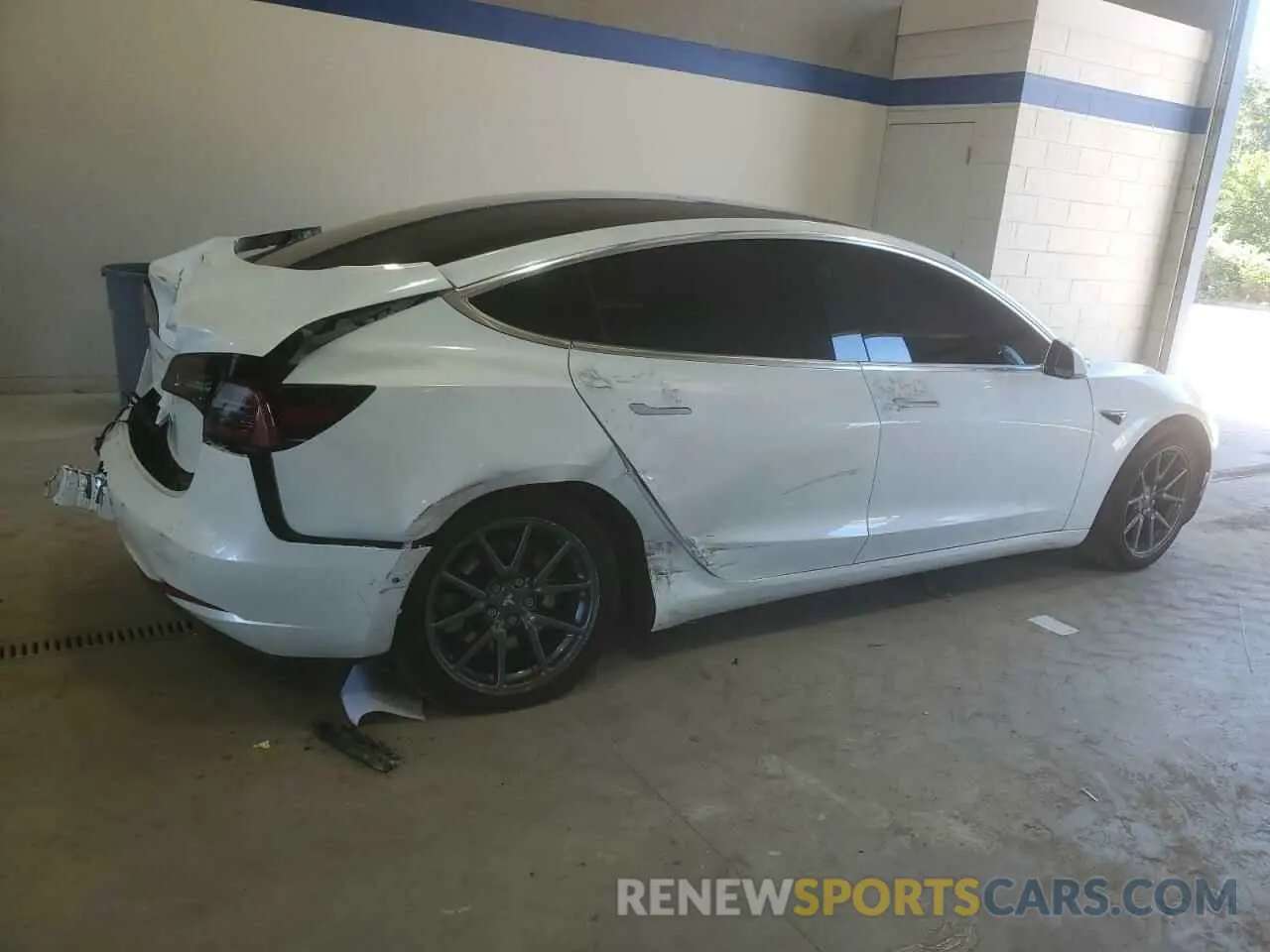 3 Photograph of a damaged car 5YJ3E1EA3LF741075 TESLA MODEL 3 2020