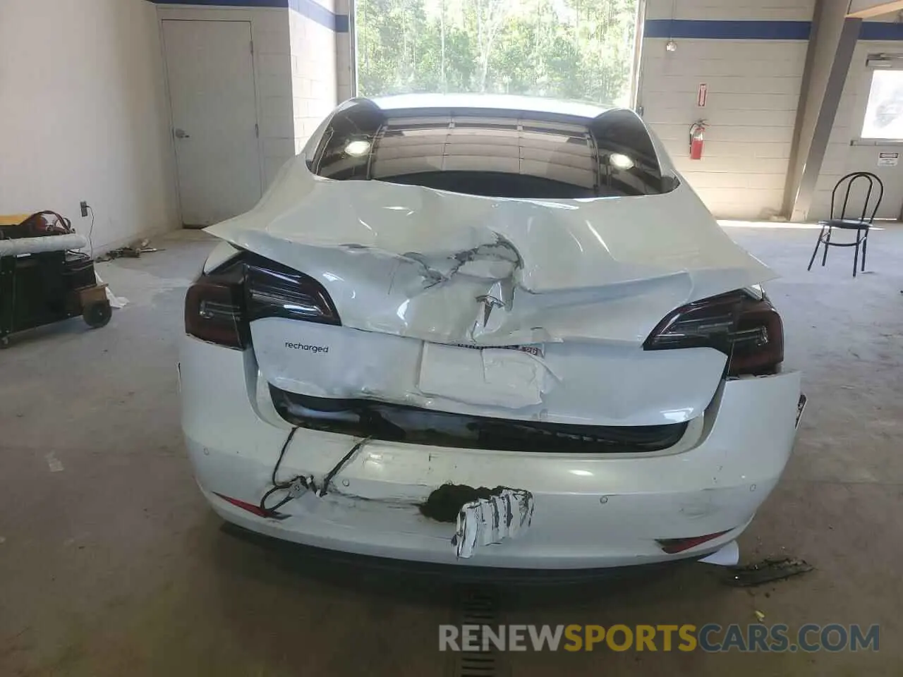 6 Photograph of a damaged car 5YJ3E1EA3LF741075 TESLA MODEL 3 2020