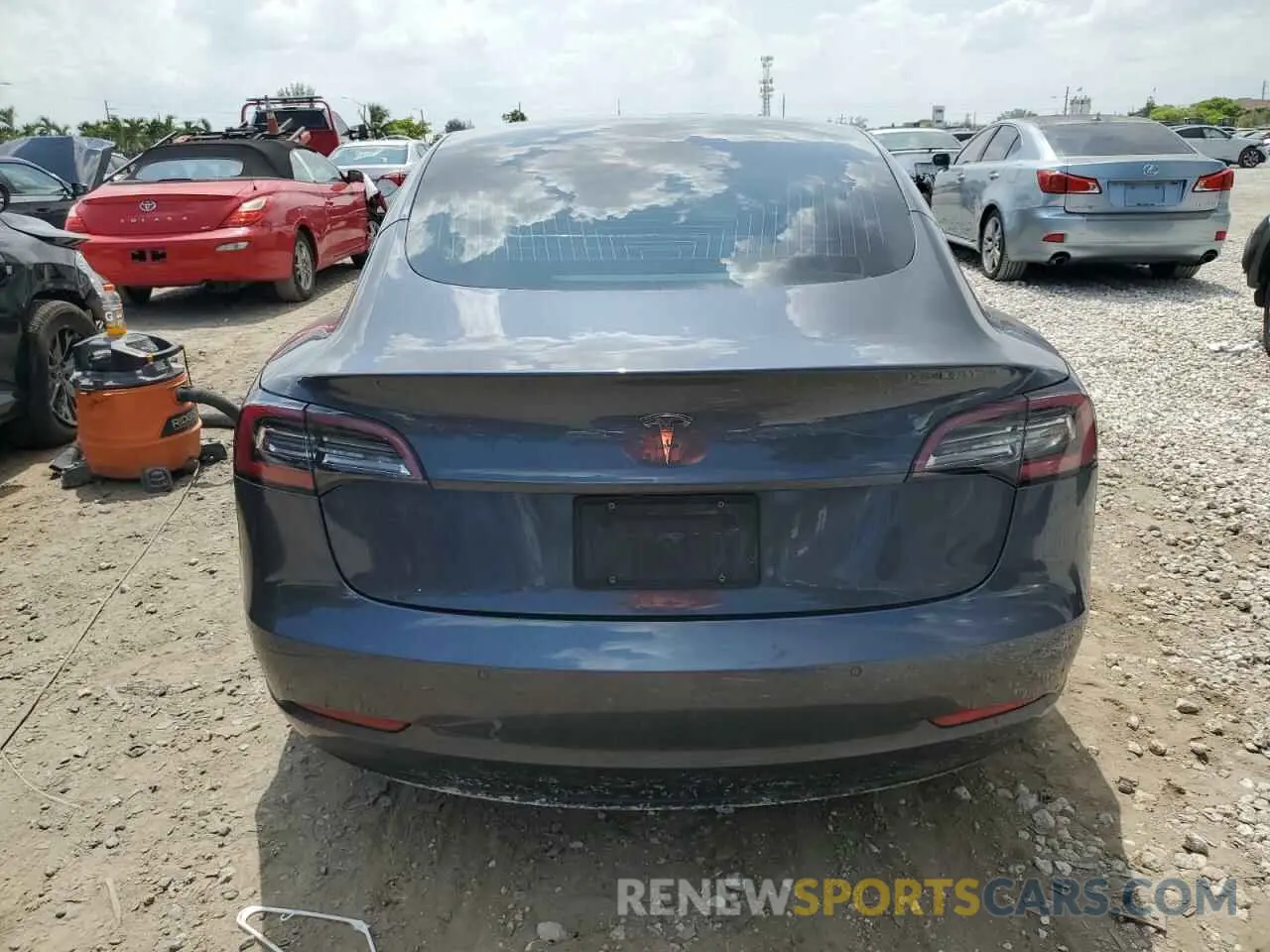6 Photograph of a damaged car 5YJ3E1EA3LF745546 TESLA MODEL 3 2020