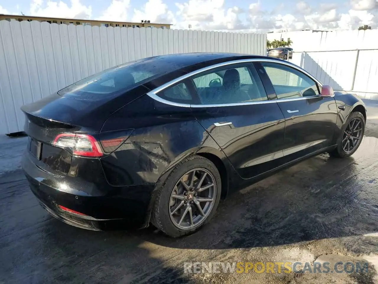 3 Photograph of a damaged car 5YJ3E1EA3LF784699 TESLA MODEL 3 2020