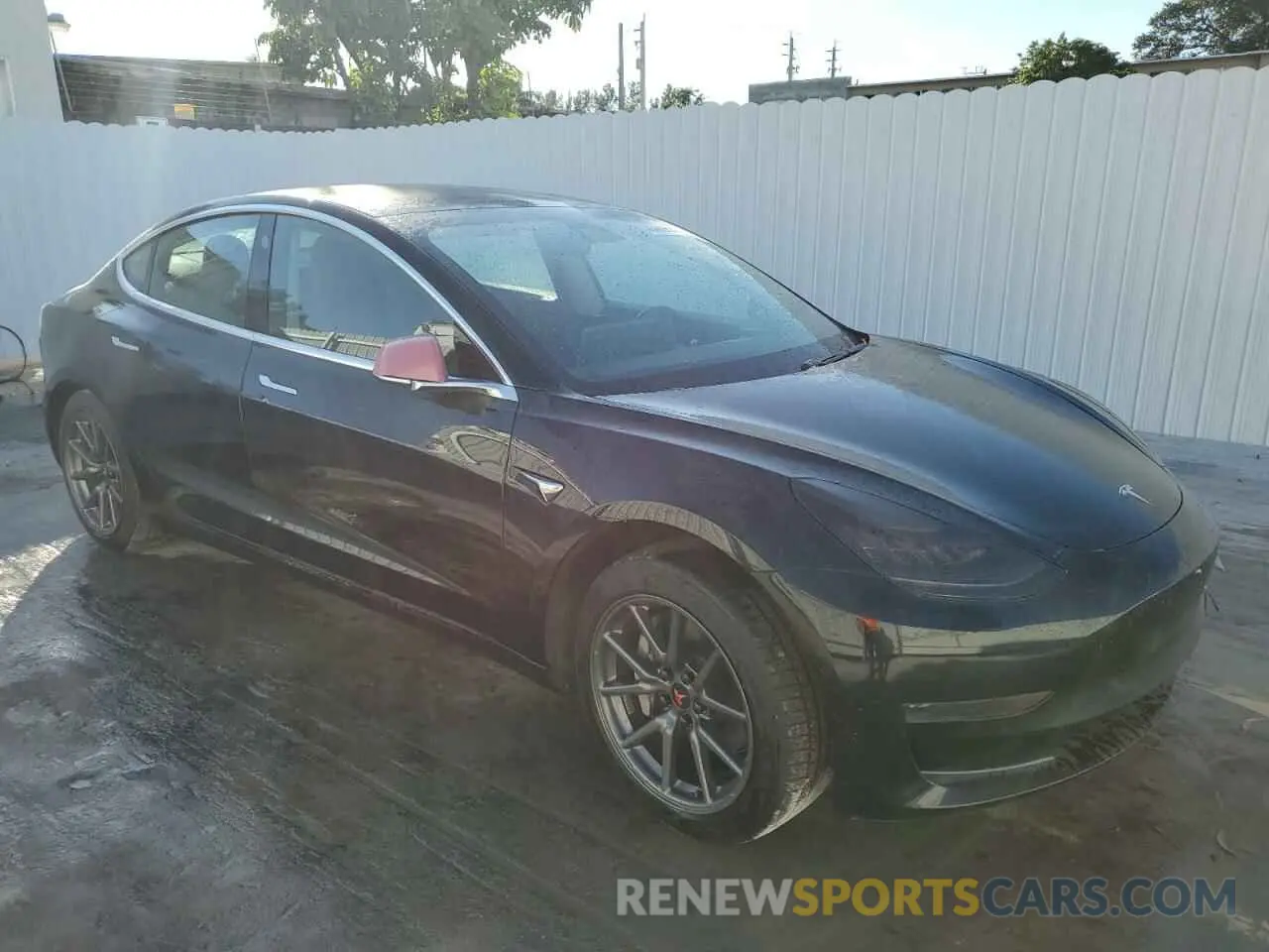 4 Photograph of a damaged car 5YJ3E1EA3LF784699 TESLA MODEL 3 2020