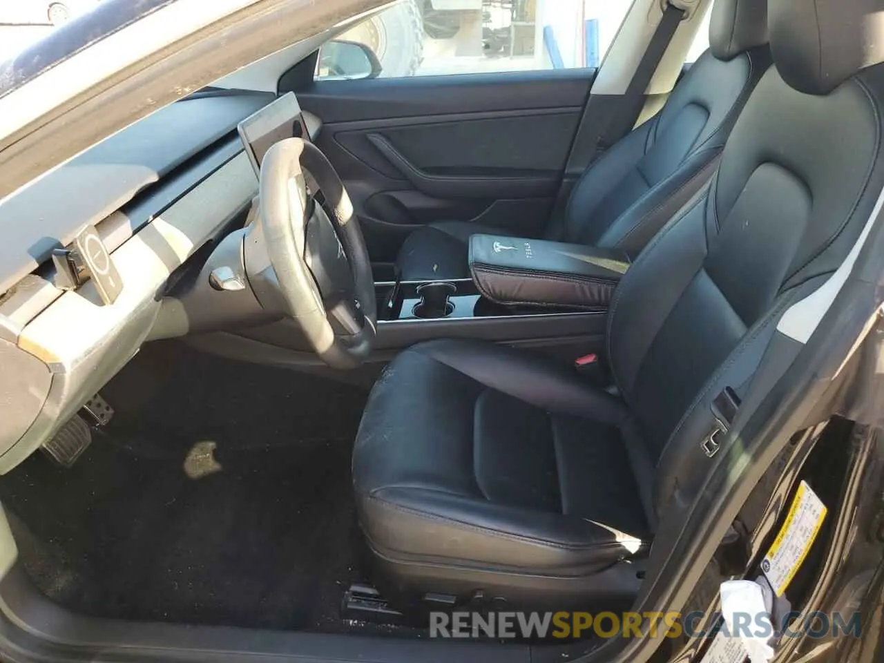 7 Photograph of a damaged car 5YJ3E1EA3LF784699 TESLA MODEL 3 2020