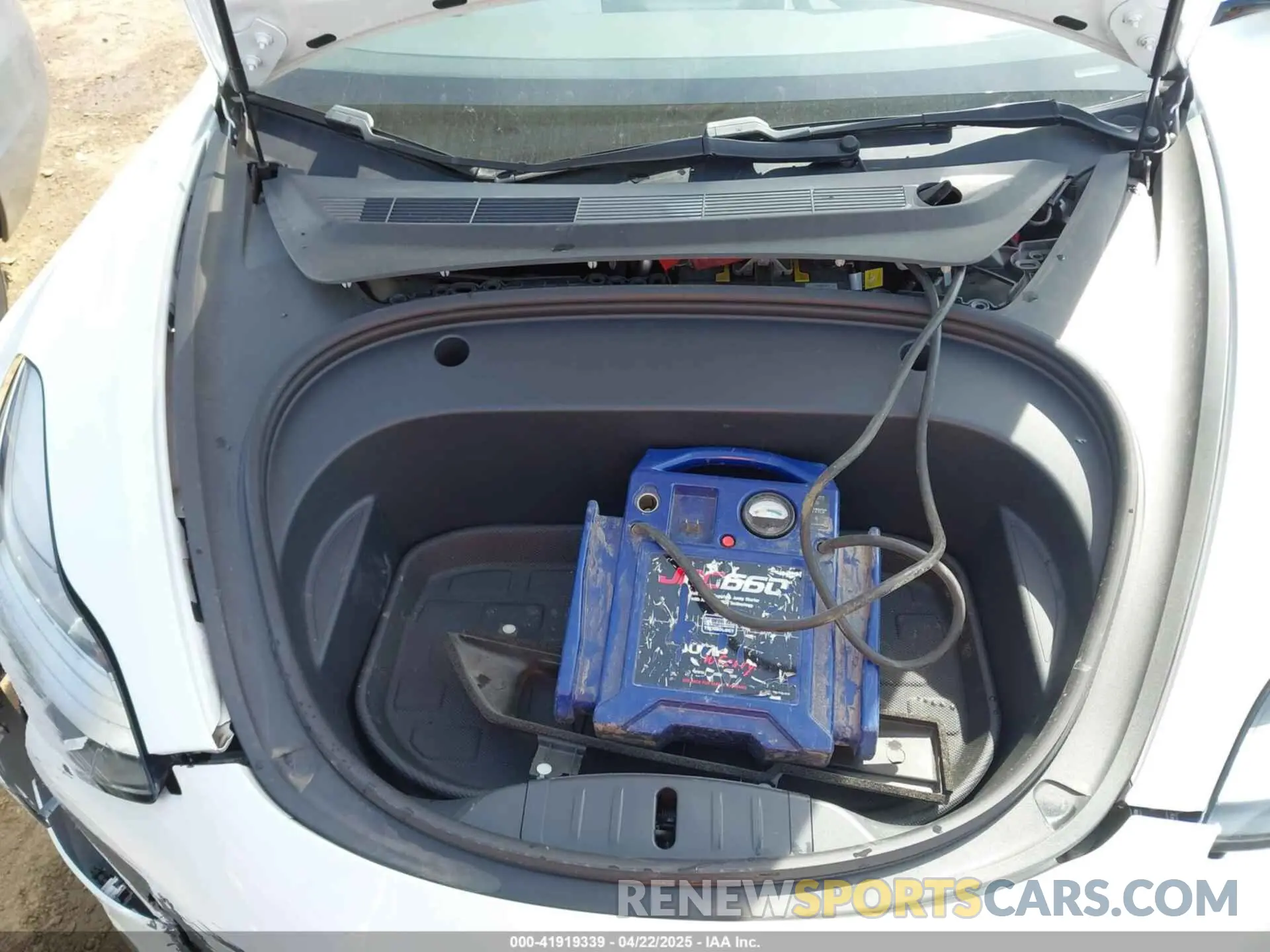 10 Photograph of a damaged car 5YJ3E1EA3LF785951 TESLA MODEL 3 2020