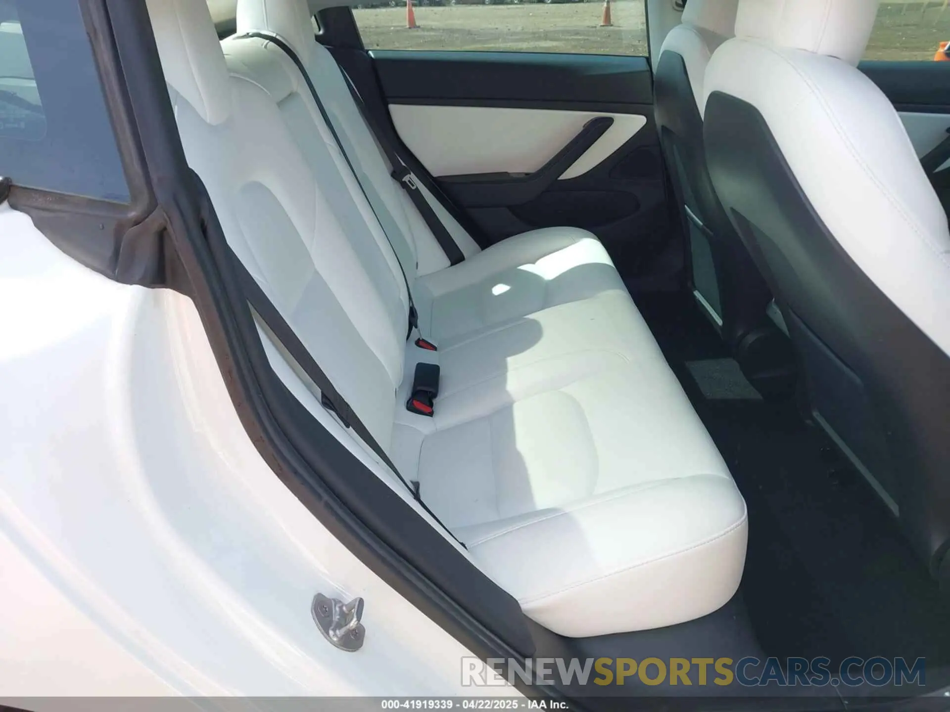 8 Photograph of a damaged car 5YJ3E1EA3LF785951 TESLA MODEL 3 2020