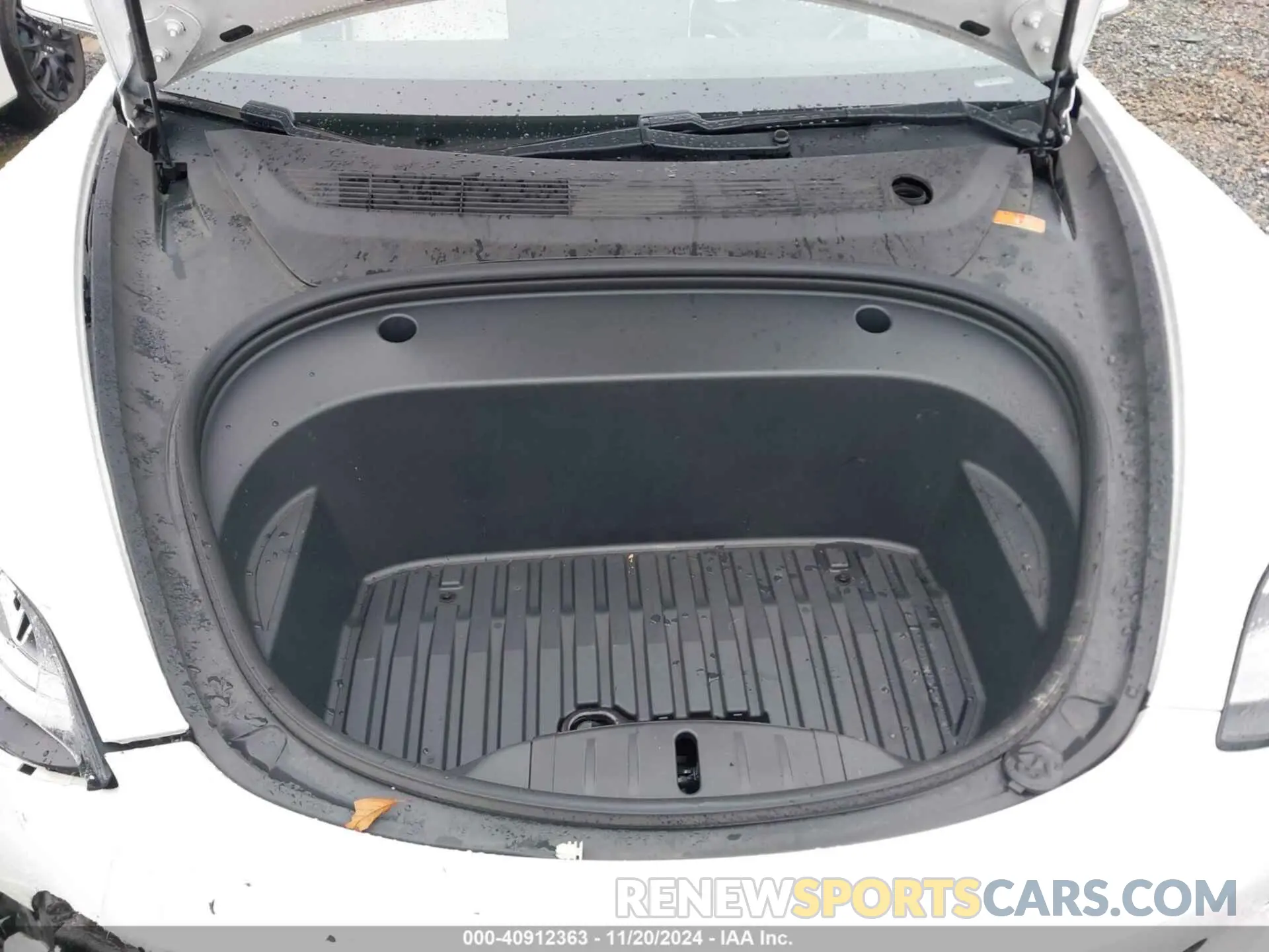 10 Photograph of a damaged car 5YJ3E1EA3LF793273 TESLA MODEL 3 2020