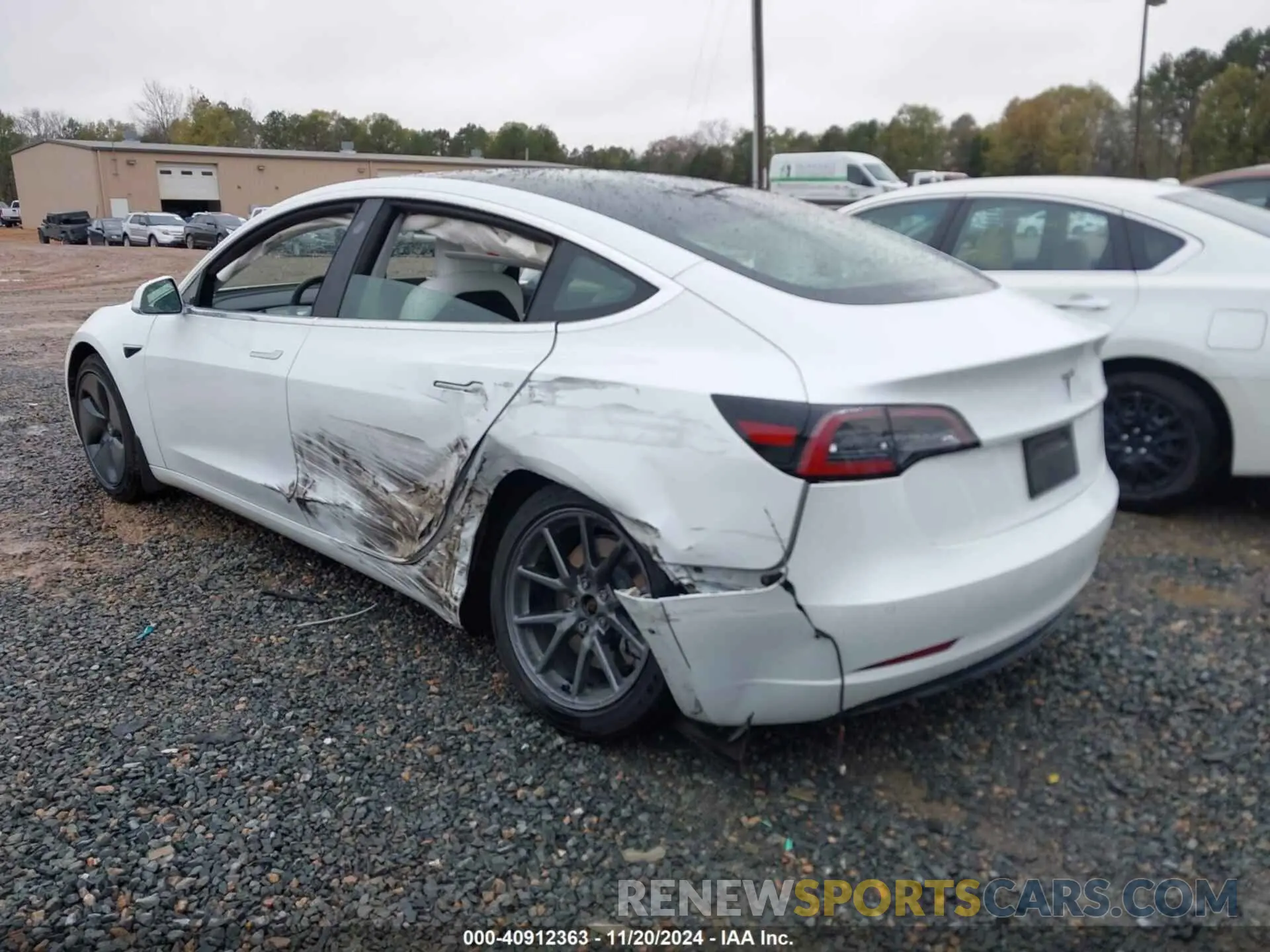 3 Photograph of a damaged car 5YJ3E1EA3LF793273 TESLA MODEL 3 2020