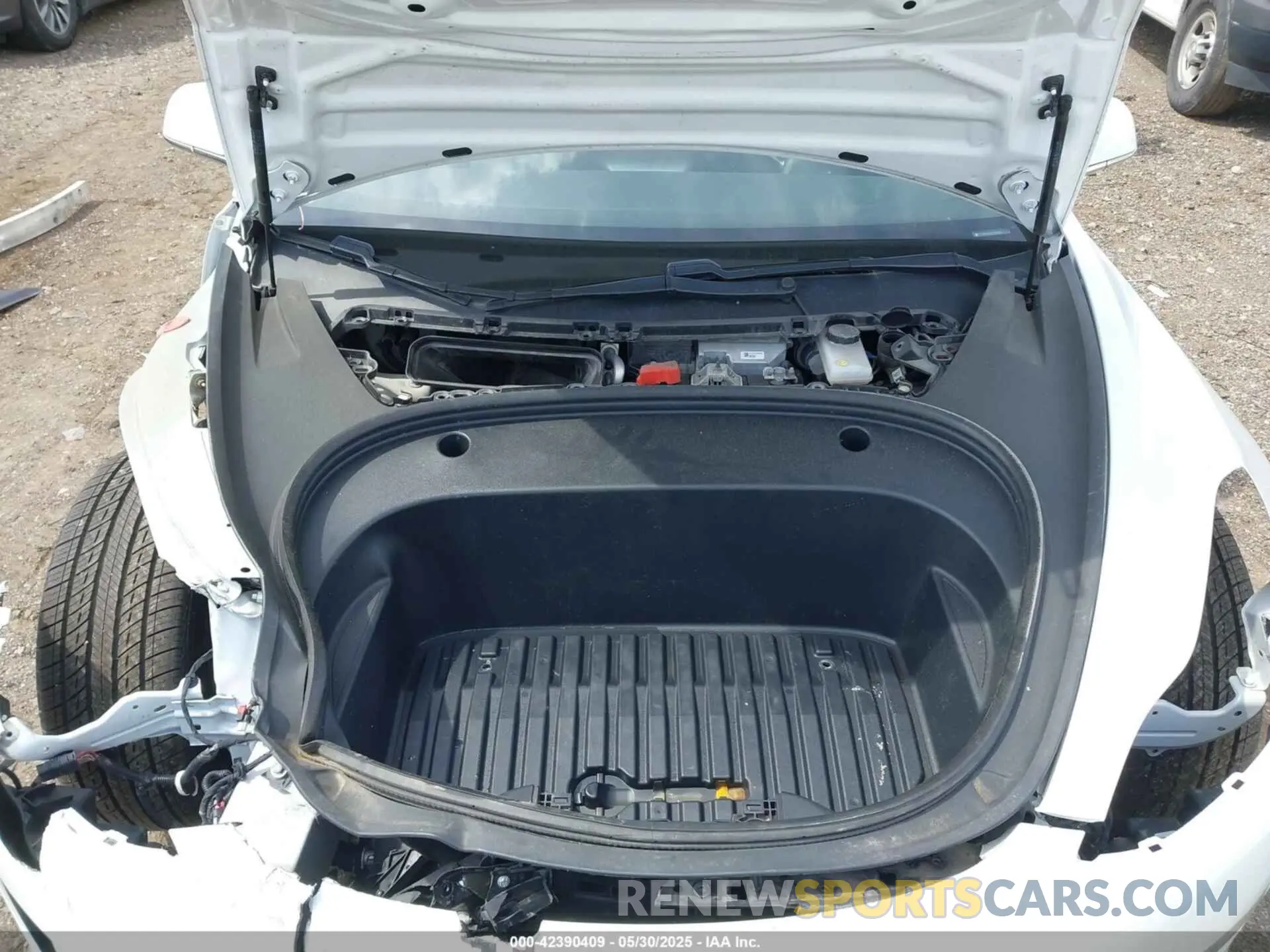10 Photograph of a damaged car 5YJ3E1EA3LF794276 TESLA MODEL 3 2020