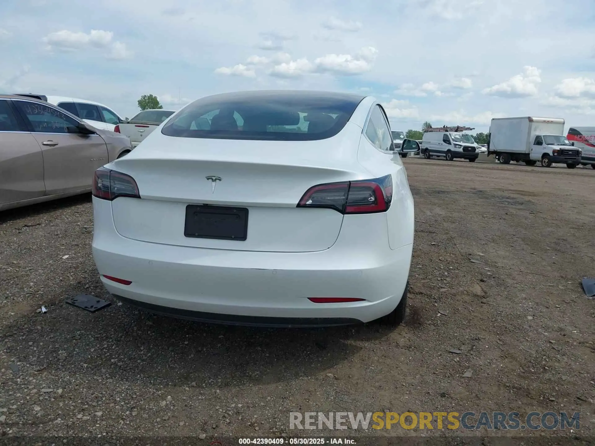 16 Photograph of a damaged car 5YJ3E1EA3LF794276 TESLA MODEL 3 2020