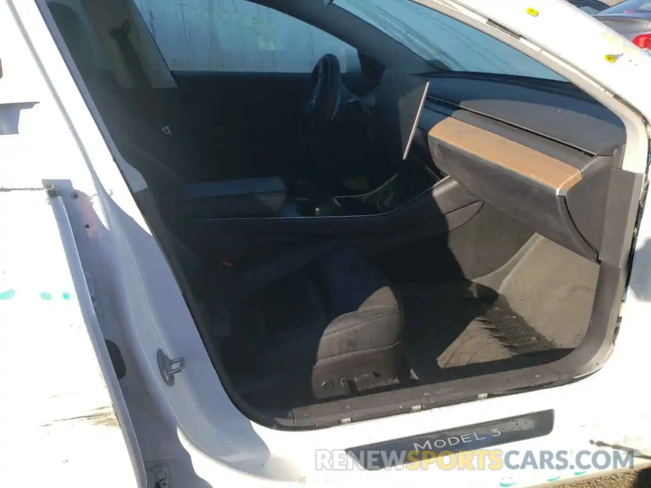 5 Photograph of a damaged car 5YJ3E1EA3LF800075 TESLA MODEL 3 2020