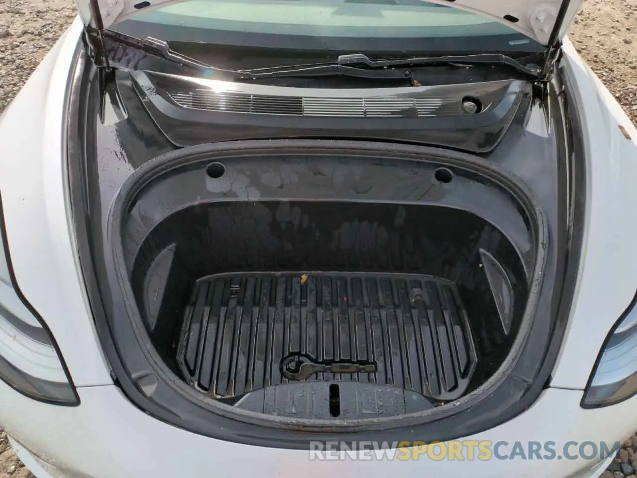 11 Photograph of a damaged car 5YJ3E1EA3LF800710 TESLA MODEL 3 2020