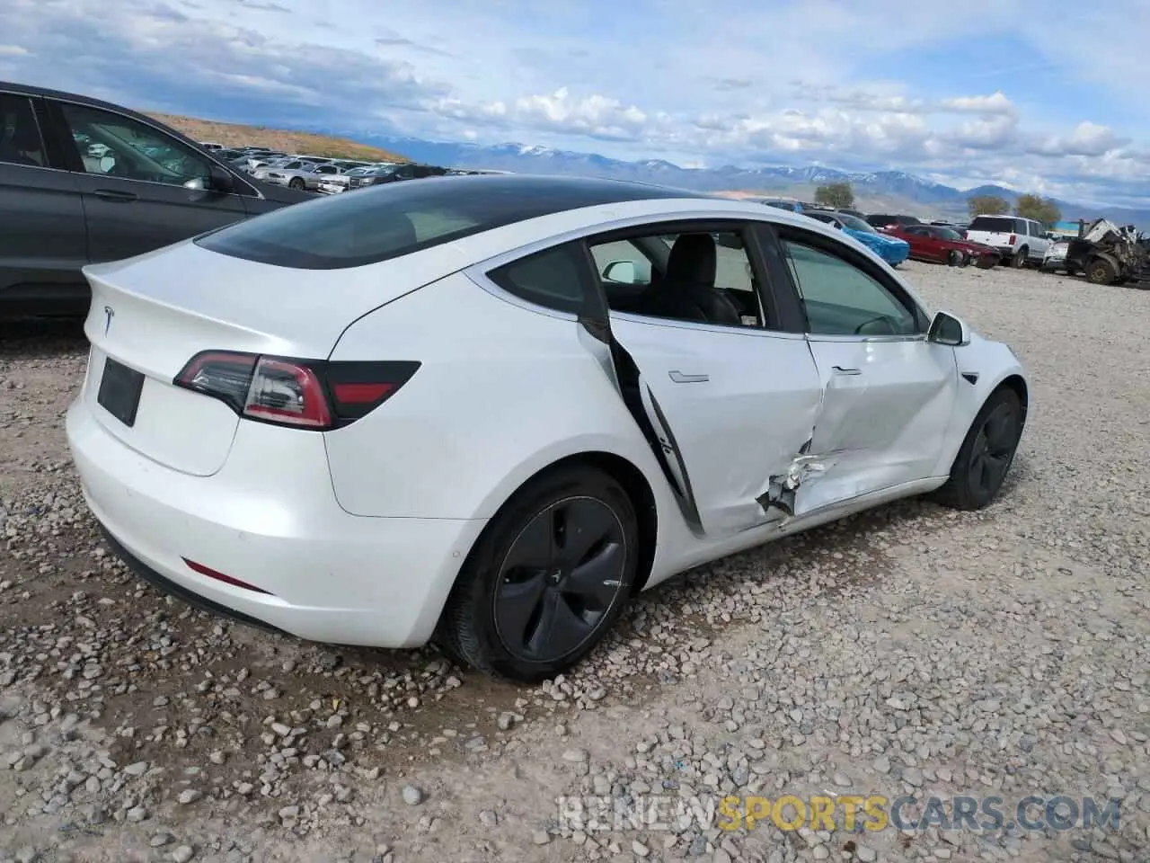 3 Photograph of a damaged car 5YJ3E1EA3LF800710 TESLA MODEL 3 2020