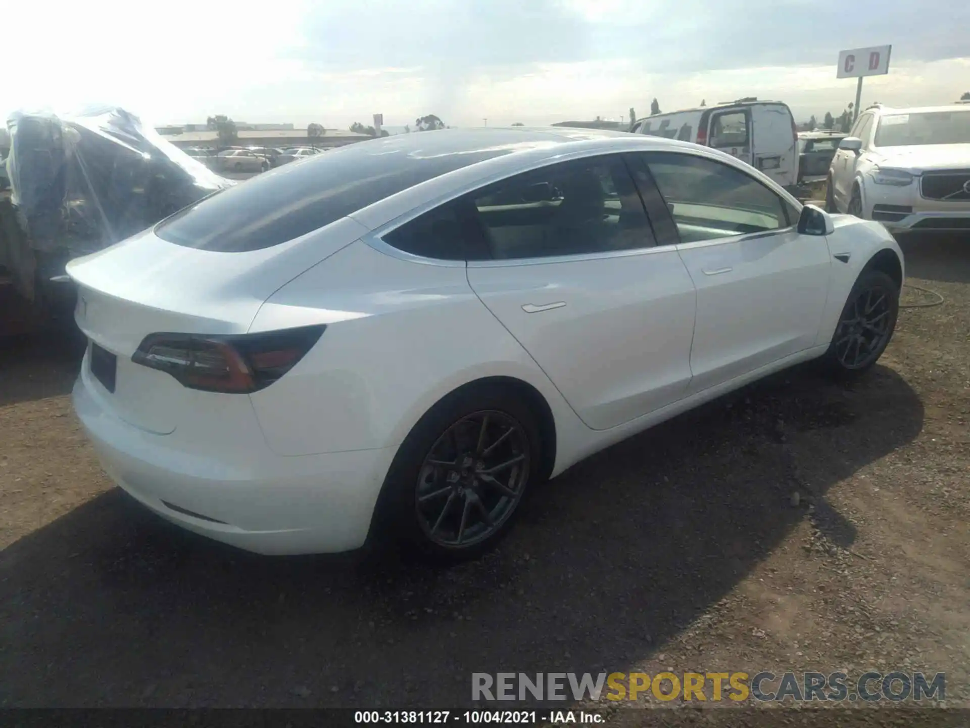 4 Photograph of a damaged car 5YJ3E1EA3LF805034 TESLA MODEL 3 2020