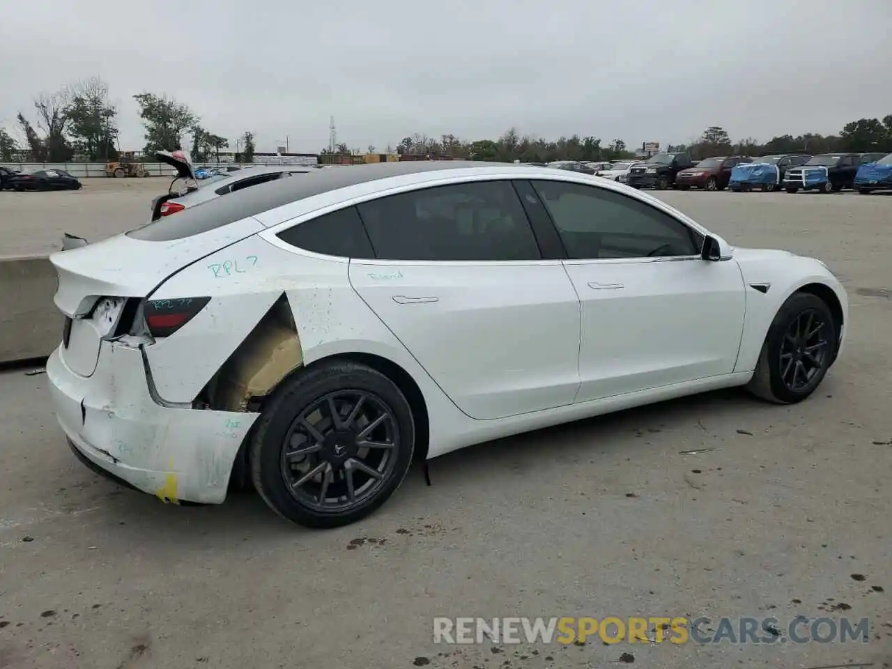 3 Photograph of a damaged car 5YJ3E1EA4LF504790 TESLA MODEL 3 2020