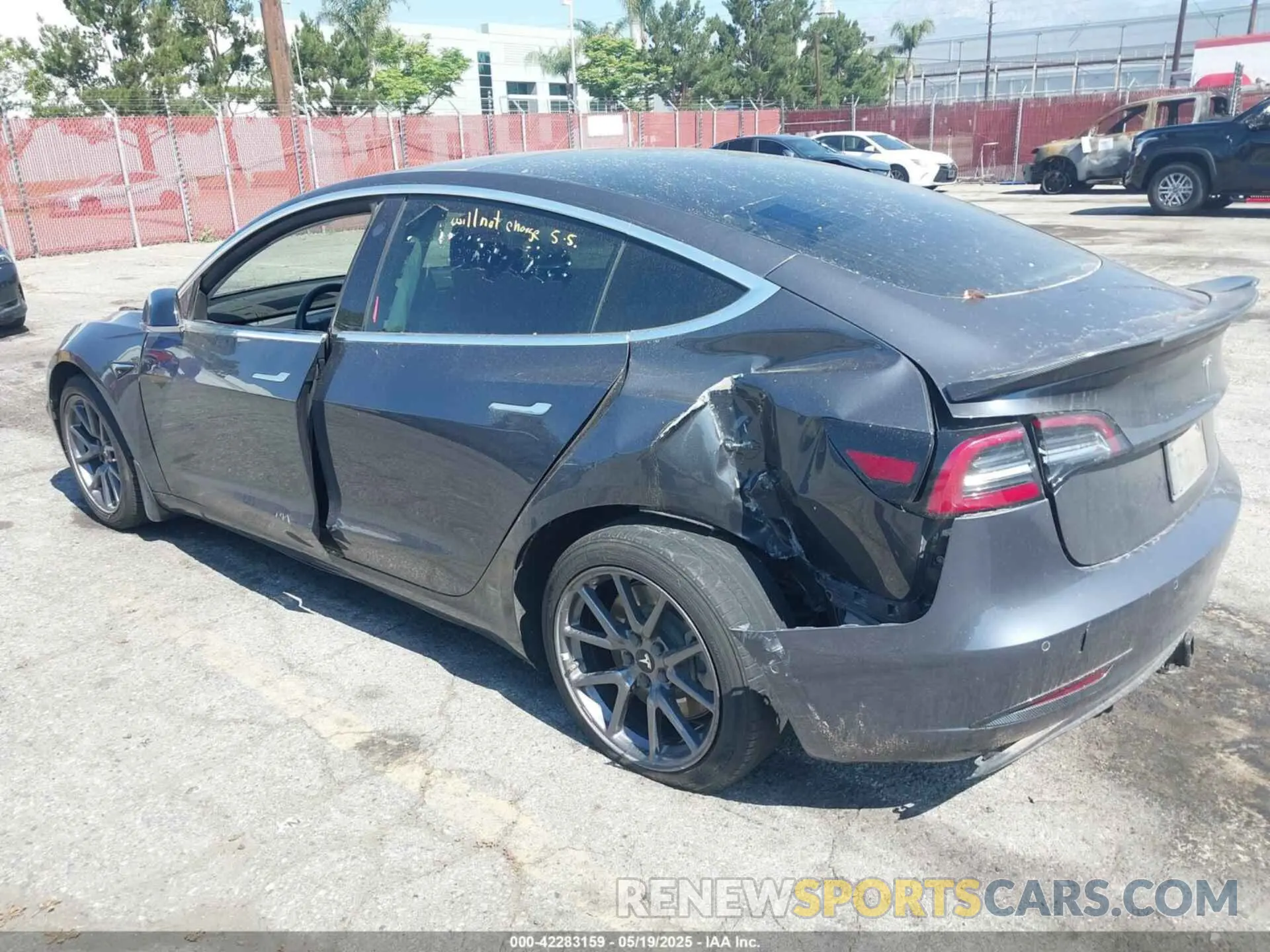 3 Photograph of a damaged car 5YJ3E1EA4LF597181 TESLA MODEL 3 2020