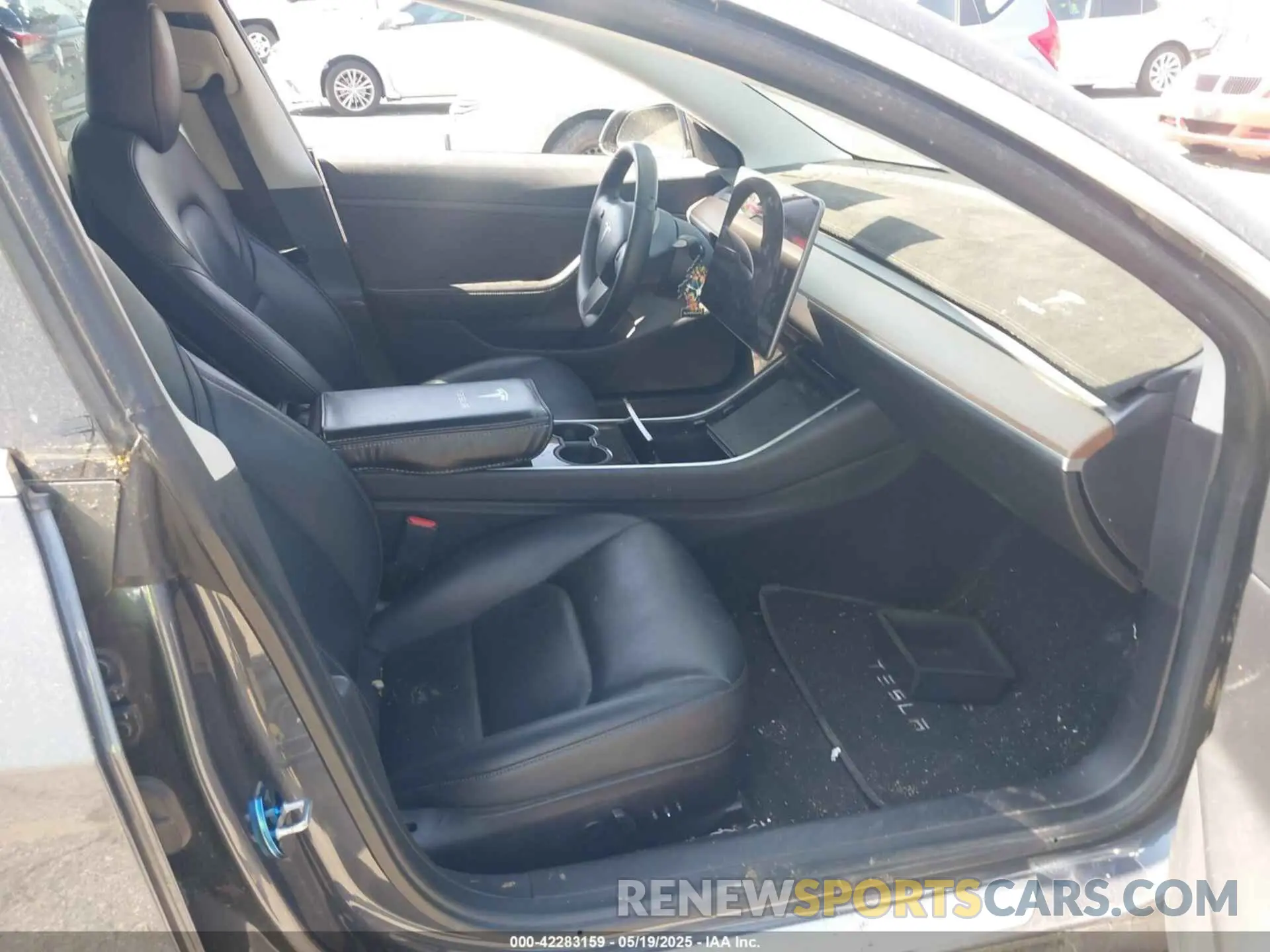 5 Photograph of a damaged car 5YJ3E1EA4LF597181 TESLA MODEL 3 2020