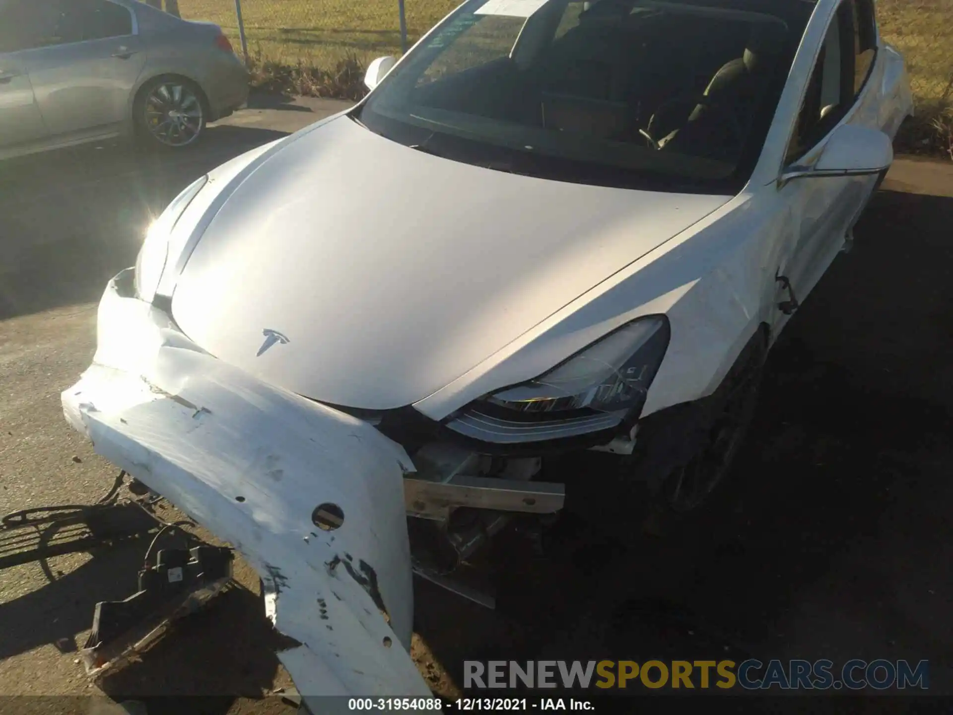 10 Photograph of a damaged car 5YJ3E1EA4LF597519 TESLA MODEL 3 2020