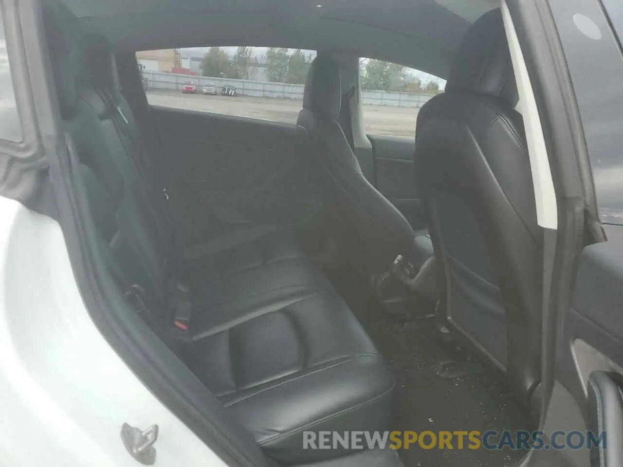 10 Photograph of a damaged car 5YJ3E1EA4LF609474 TESLA MODEL 3 2020