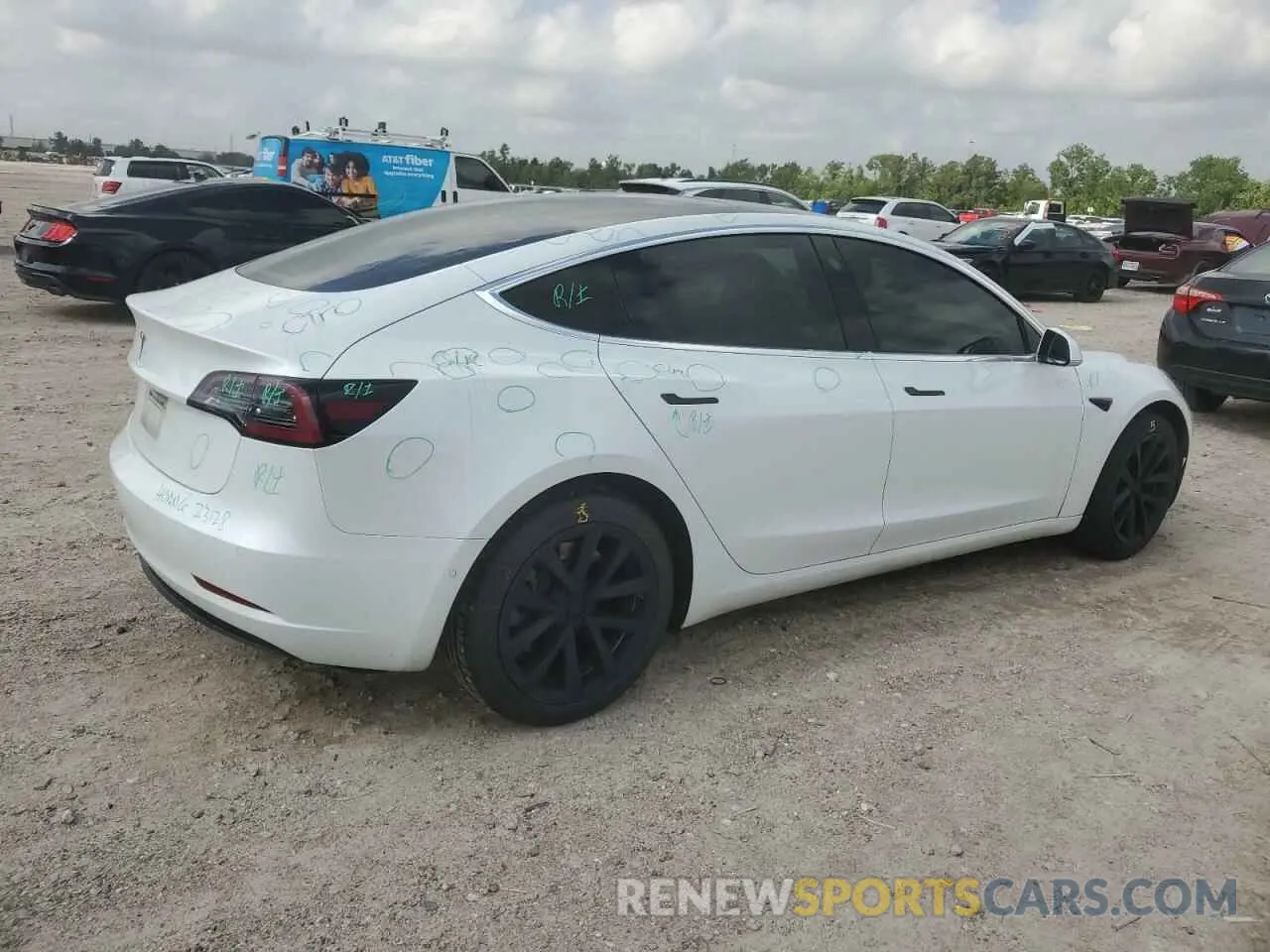 3 Photograph of a damaged car 5YJ3E1EA4LF634049 TESLA MODEL 3 2020