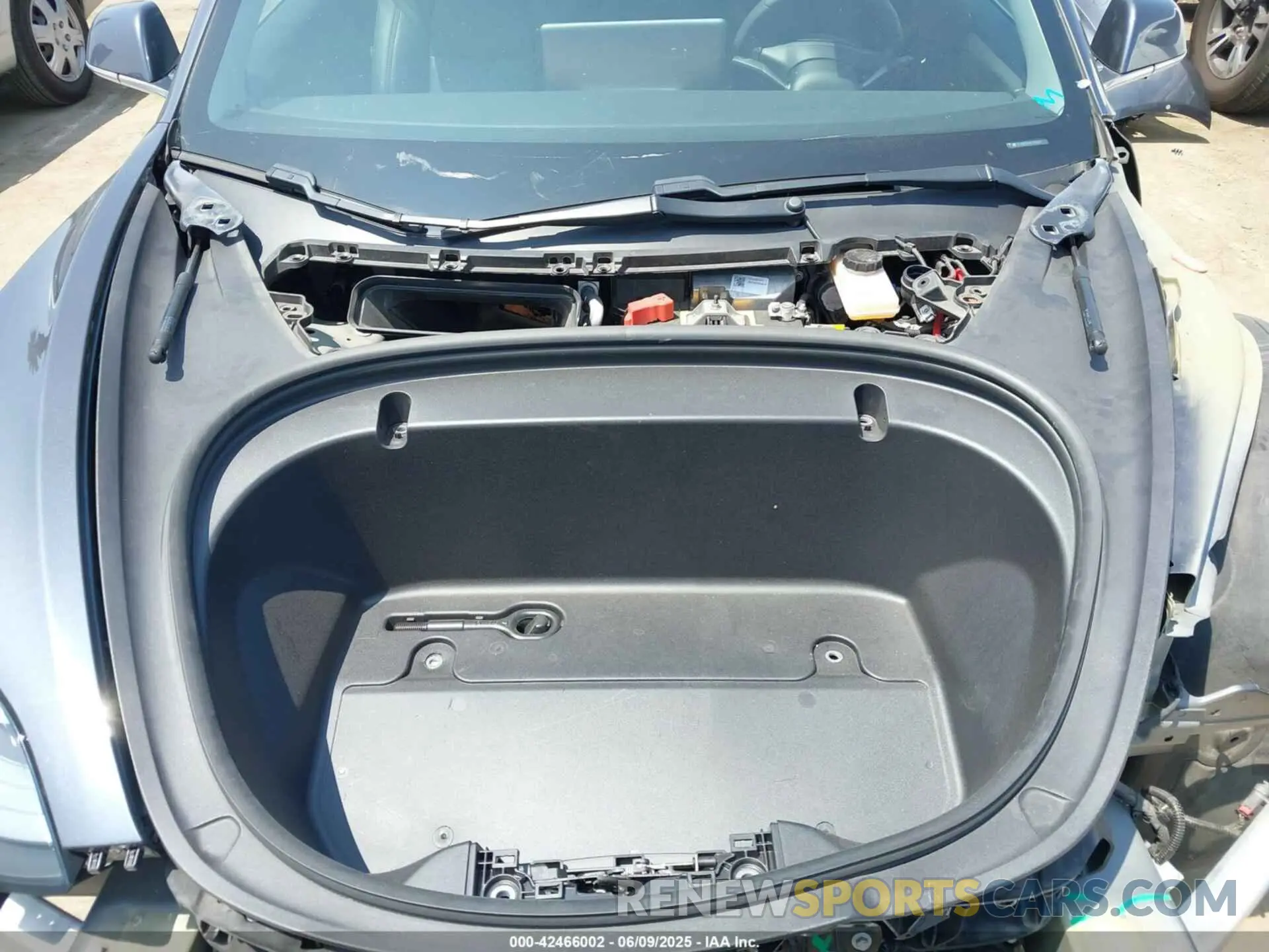 10 Photograph of a damaged car 5YJ3E1EA4LF644211 TESLA MODEL 3 2020