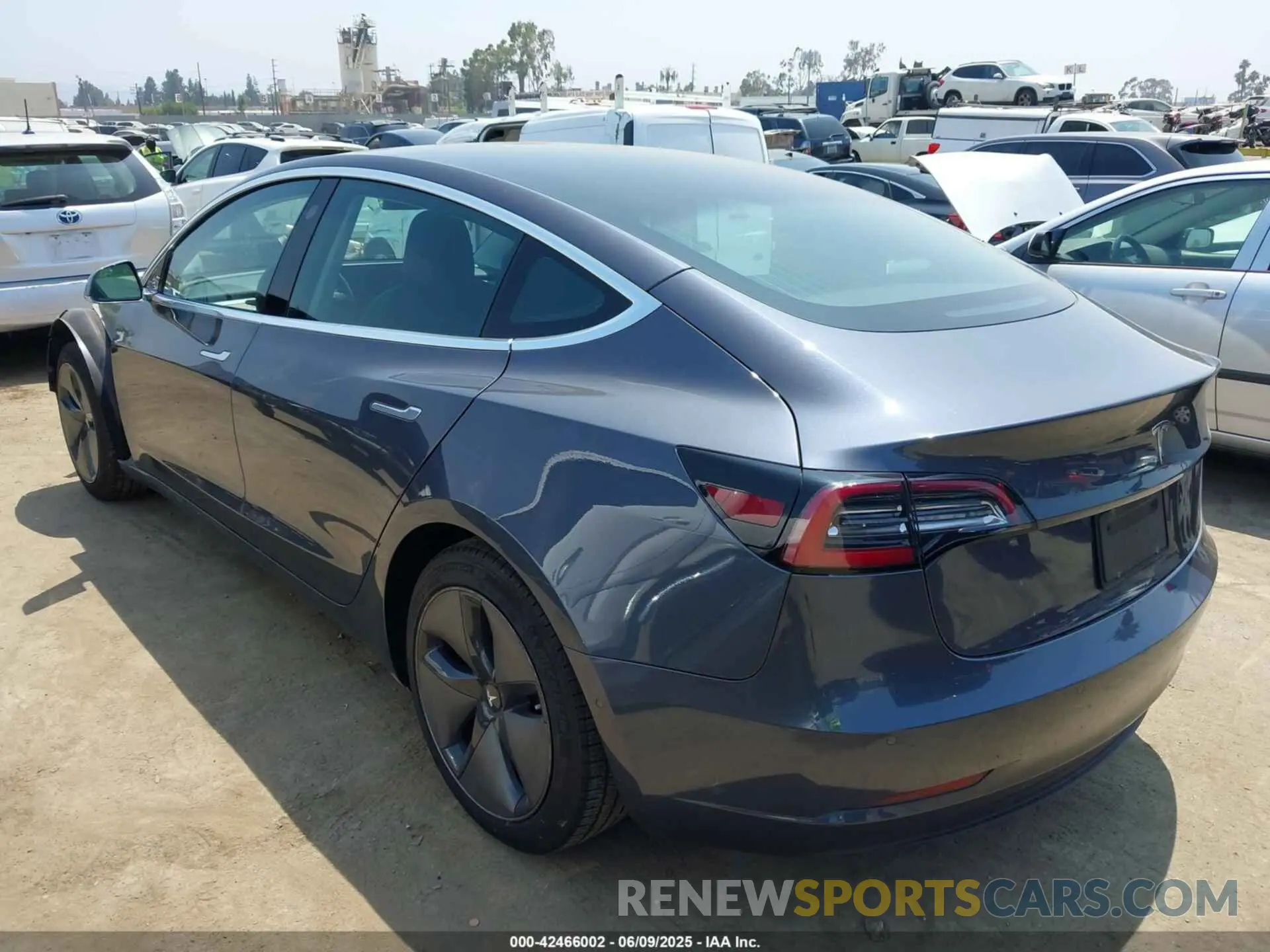 3 Photograph of a damaged car 5YJ3E1EA4LF644211 TESLA MODEL 3 2020