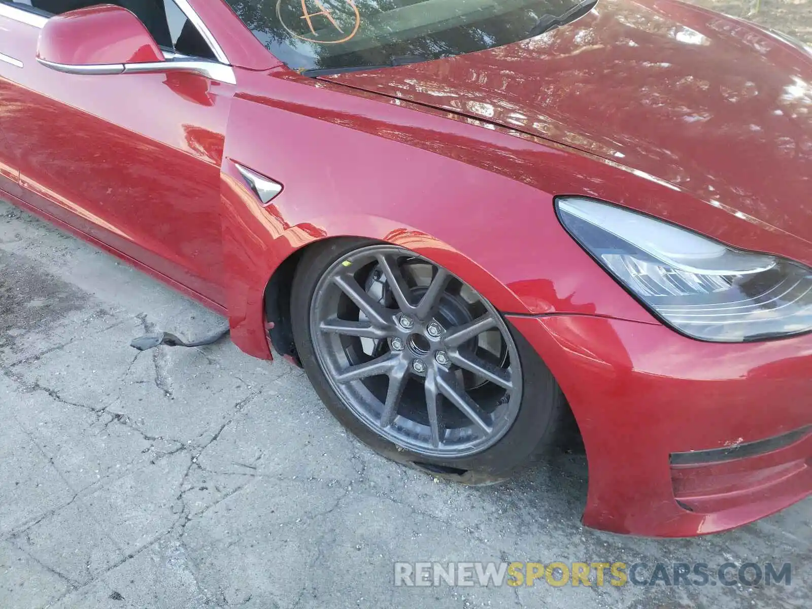 9 Photograph of a damaged car 5YJ3E1EA4LF644418 TESLA MODEL 3 2020