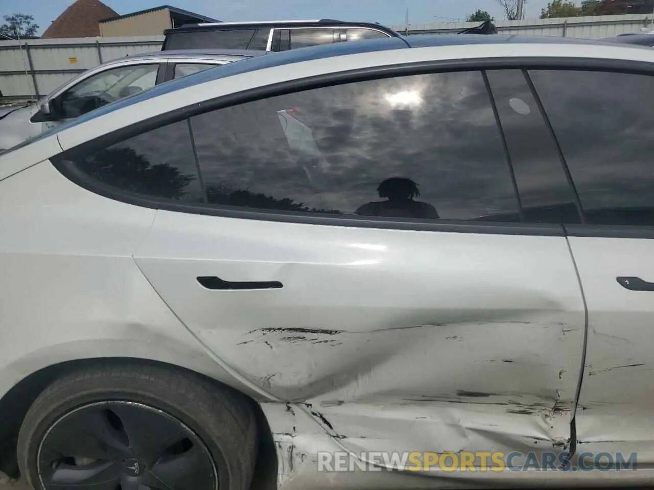 10 Photograph of a damaged car 5YJ3E1EA4LF660277 TESLA MODEL 3 2020