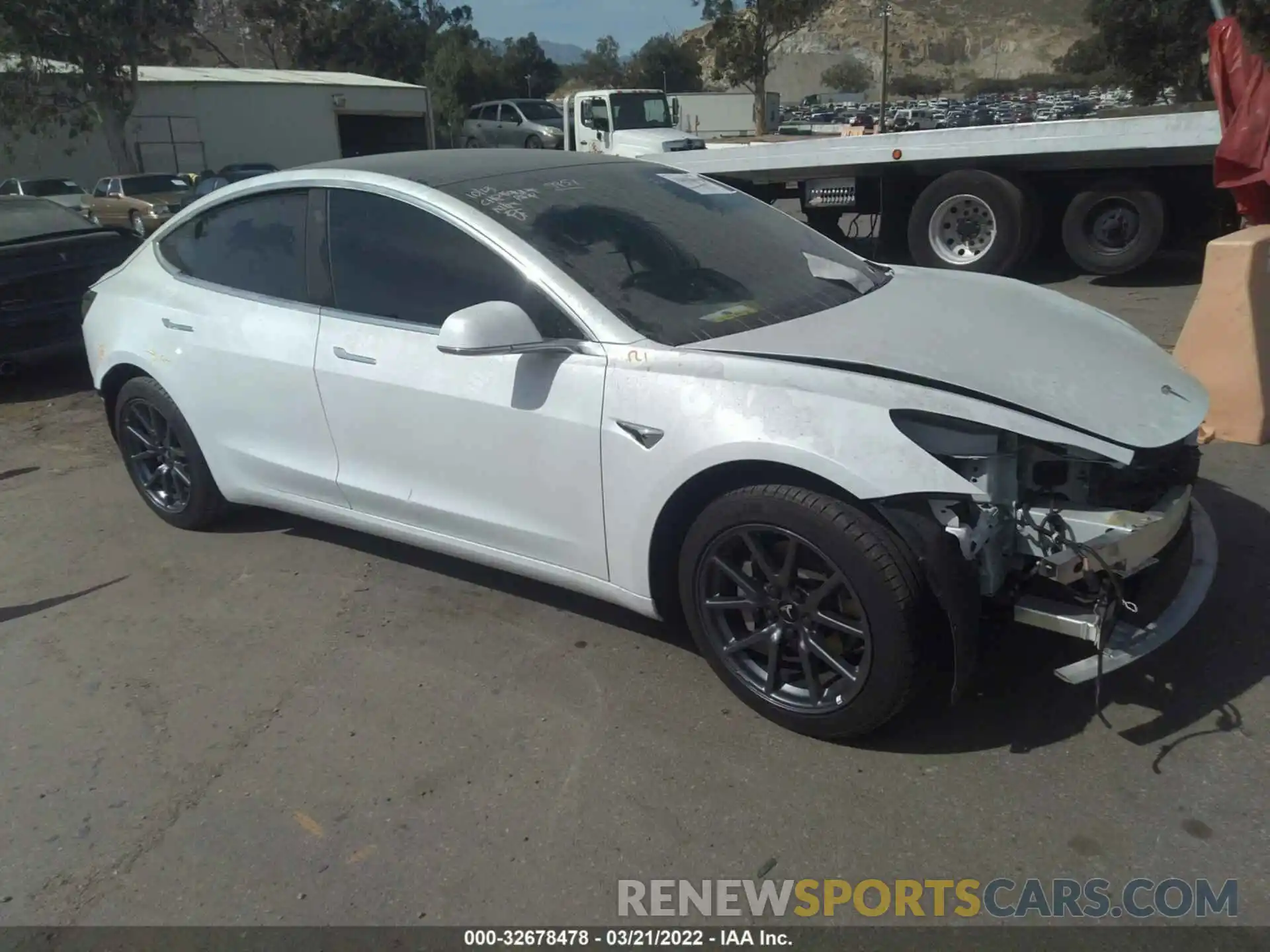 1 Photograph of a damaged car 5YJ3E1EA4LF739951 TESLA MODEL 3 2020