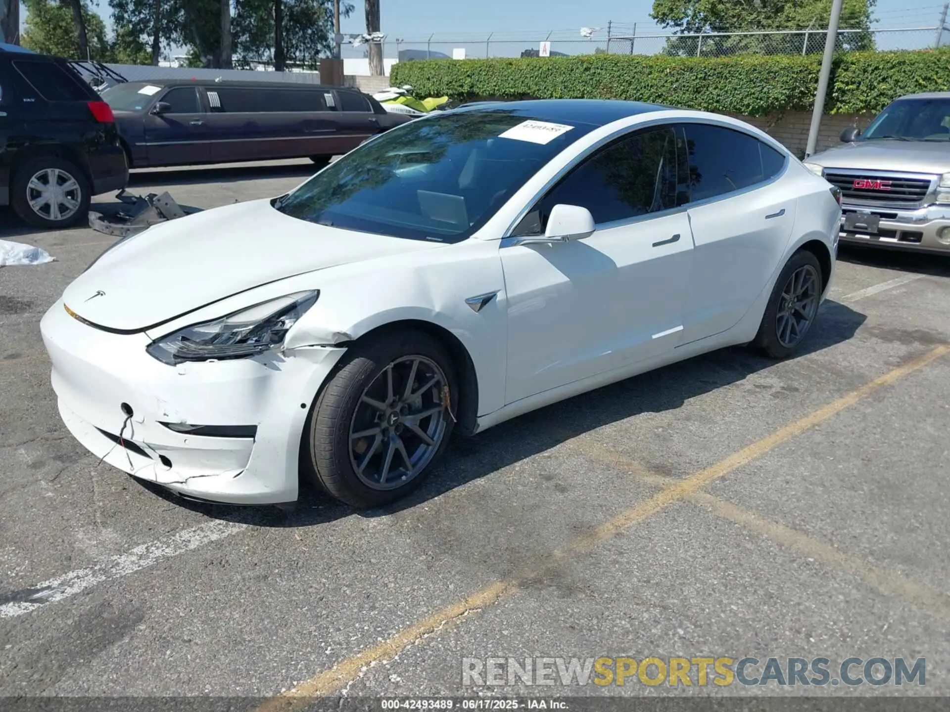 2 Photograph of a damaged car 5YJ3E1EA4LF740016 TESLA MODEL 3 2020