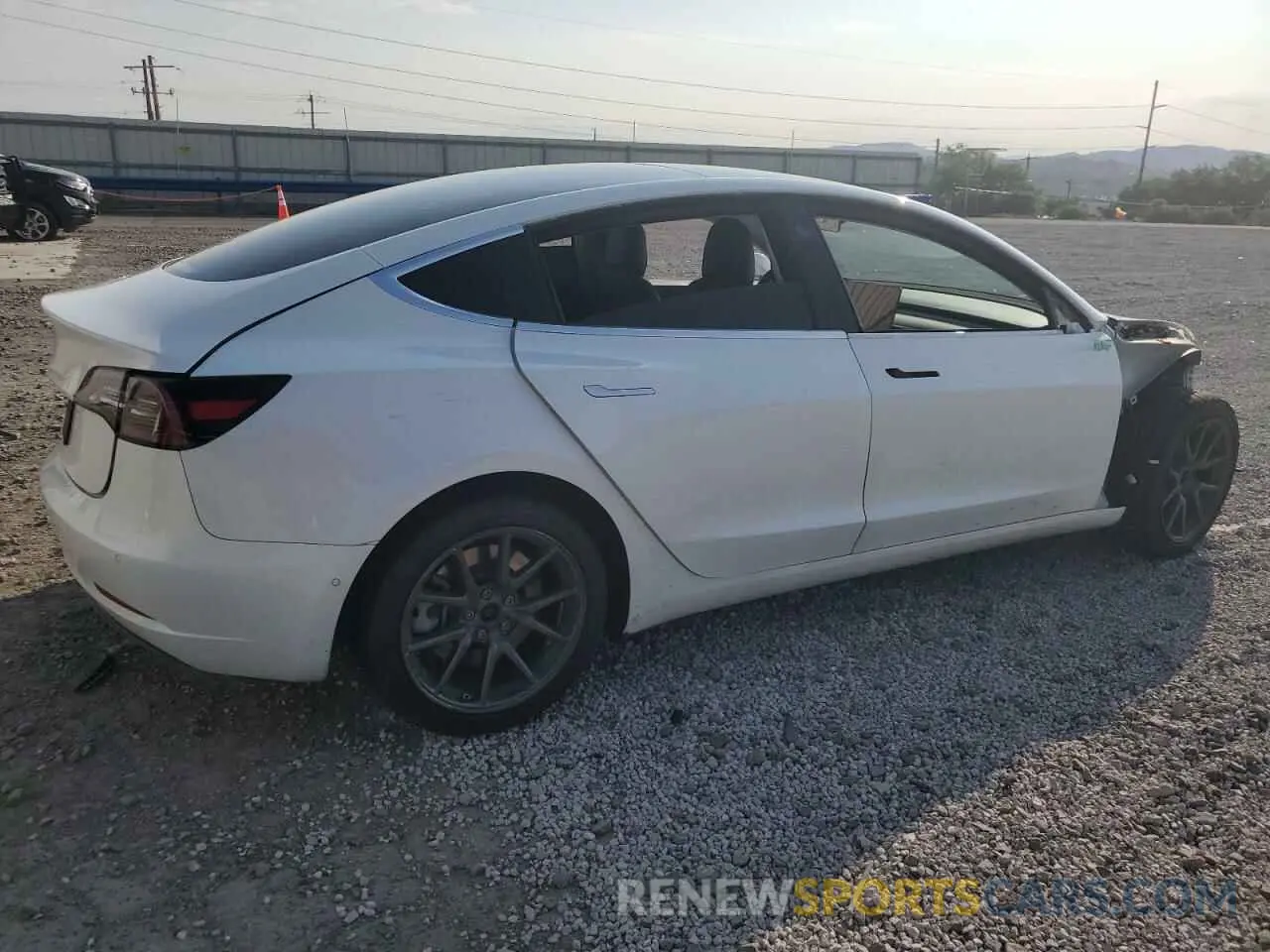 3 Photograph of a damaged car 5YJ3E1EA4LF740341 TESLA MODEL 3 2020