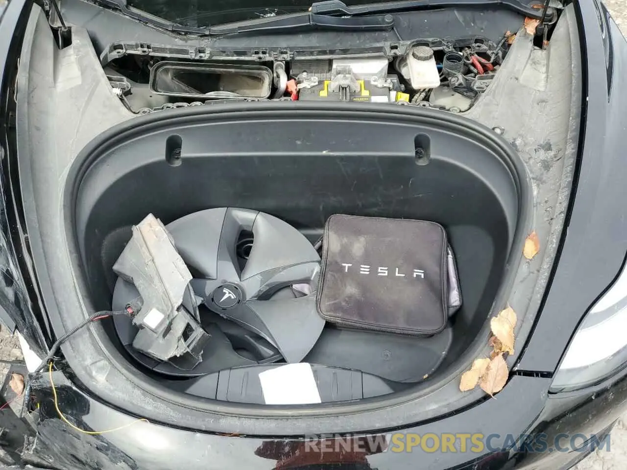 11 Photograph of a damaged car 5YJ3E1EA4LF745474 TESLA MODEL 3 2020