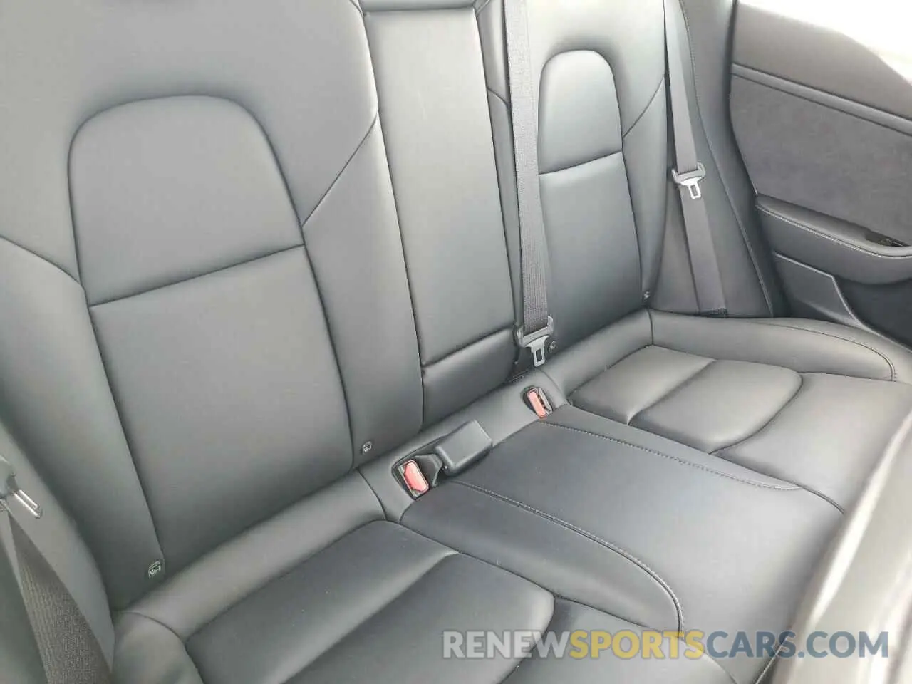 10 Photograph of a damaged car 5YJ3E1EA4LF745877 TESLA MODEL 3 2020
