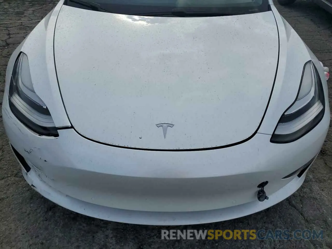 11 Photograph of a damaged car 5YJ3E1EA4LF745877 TESLA MODEL 3 2020
