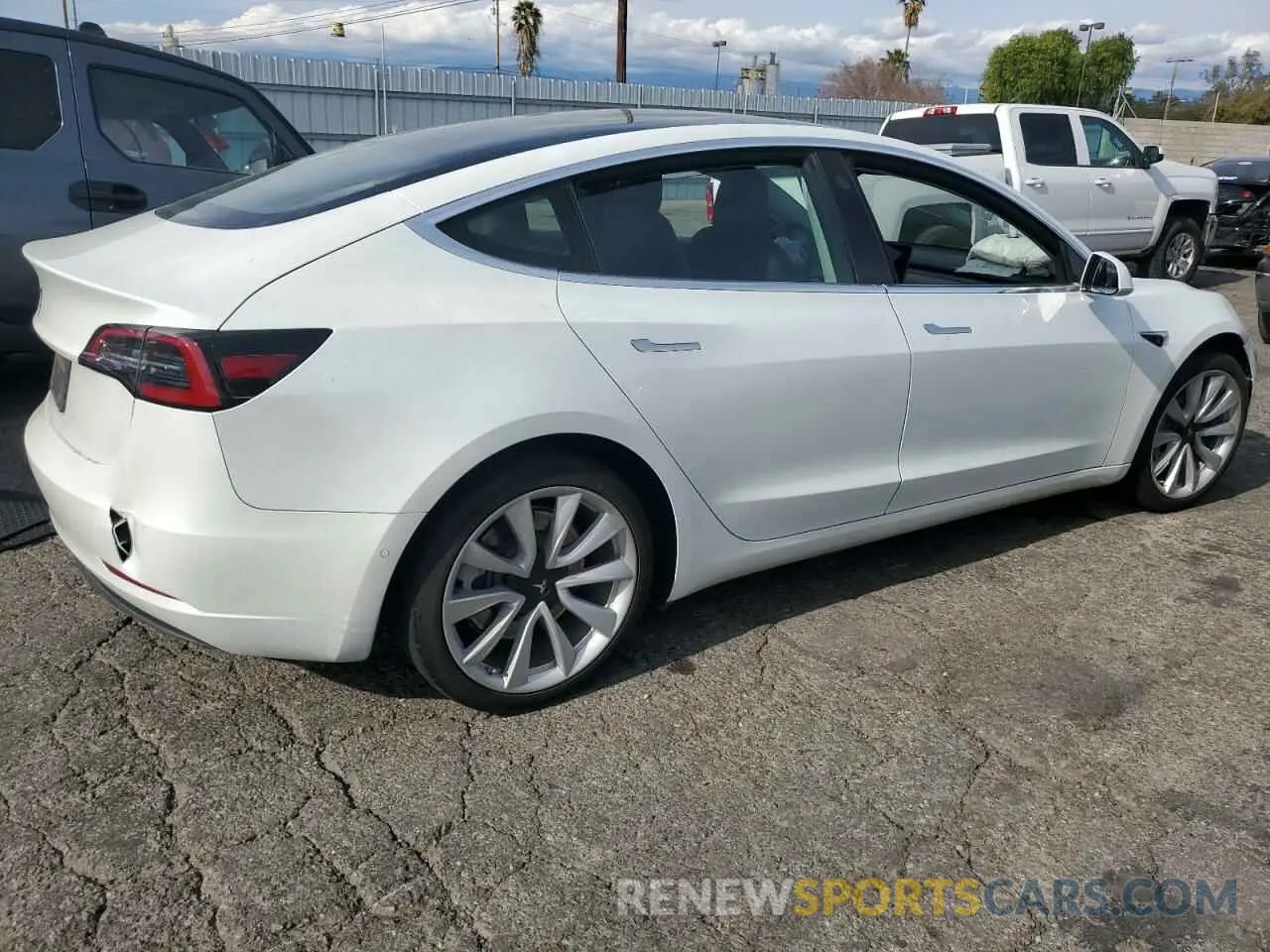 3 Photograph of a damaged car 5YJ3E1EA4LF745877 TESLA MODEL 3 2020