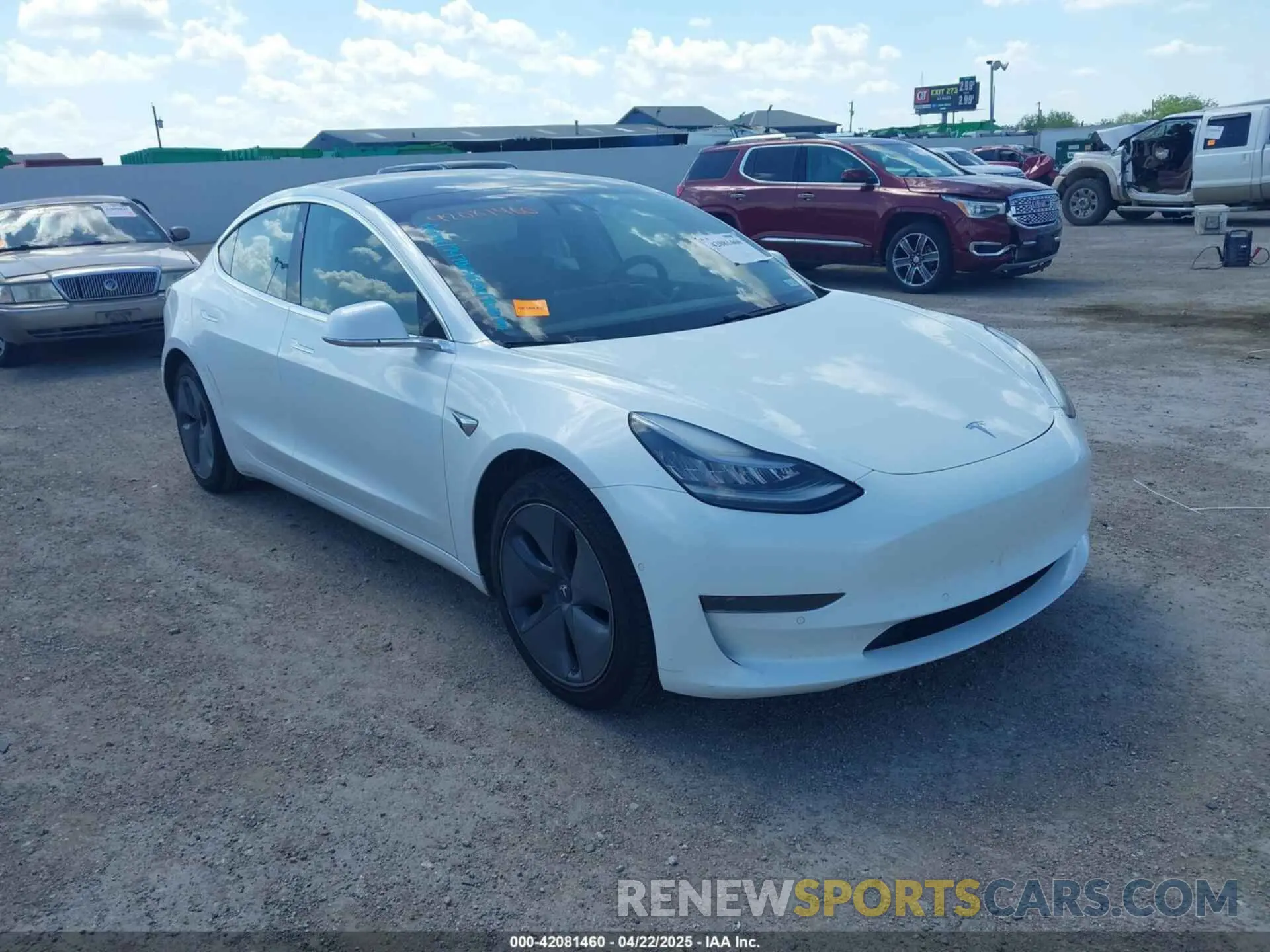 1 Photograph of a damaged car 5YJ3E1EA4LF747063 TESLA MODEL 3 2020
