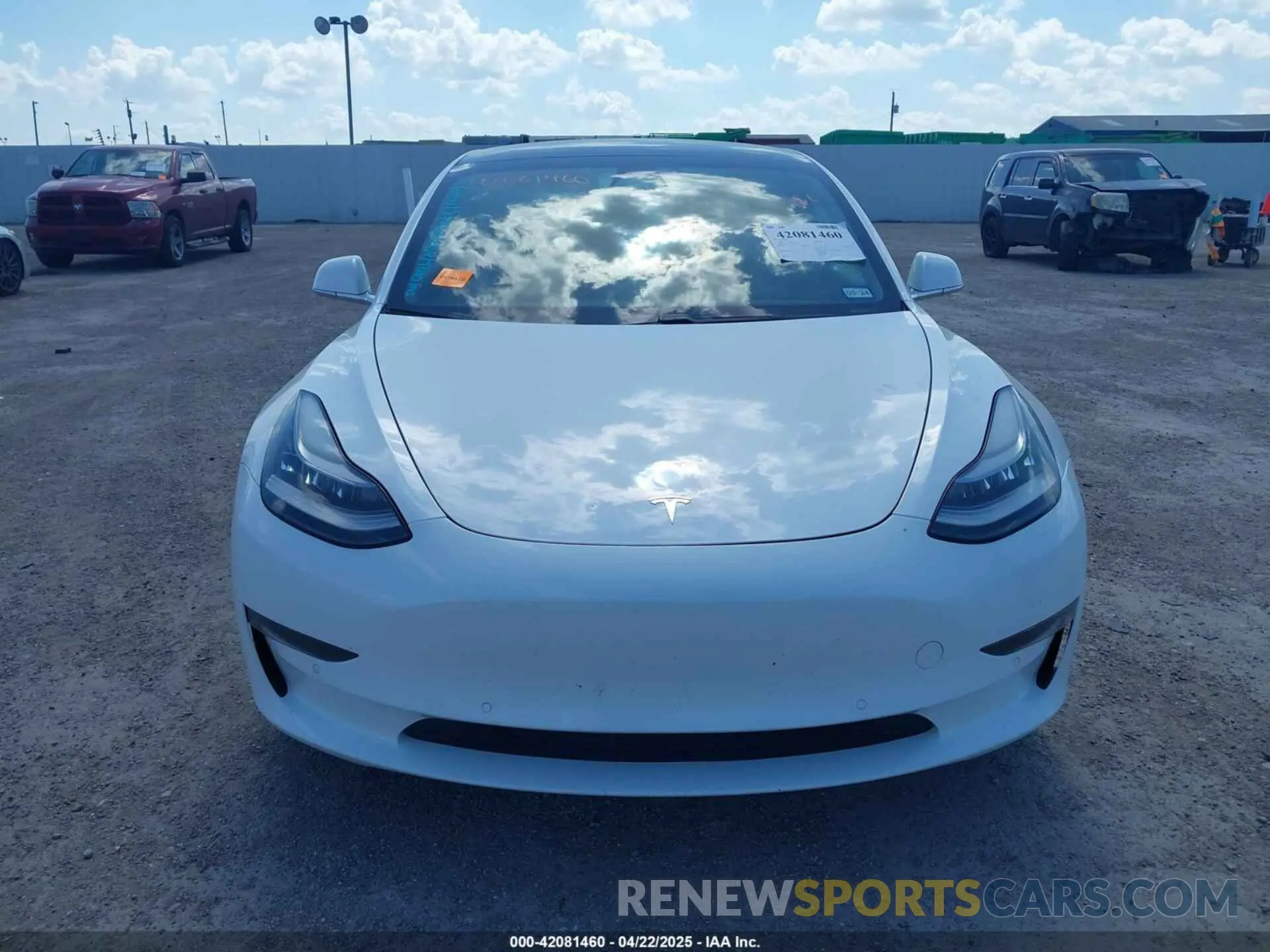 11 Photograph of a damaged car 5YJ3E1EA4LF747063 TESLA MODEL 3 2020