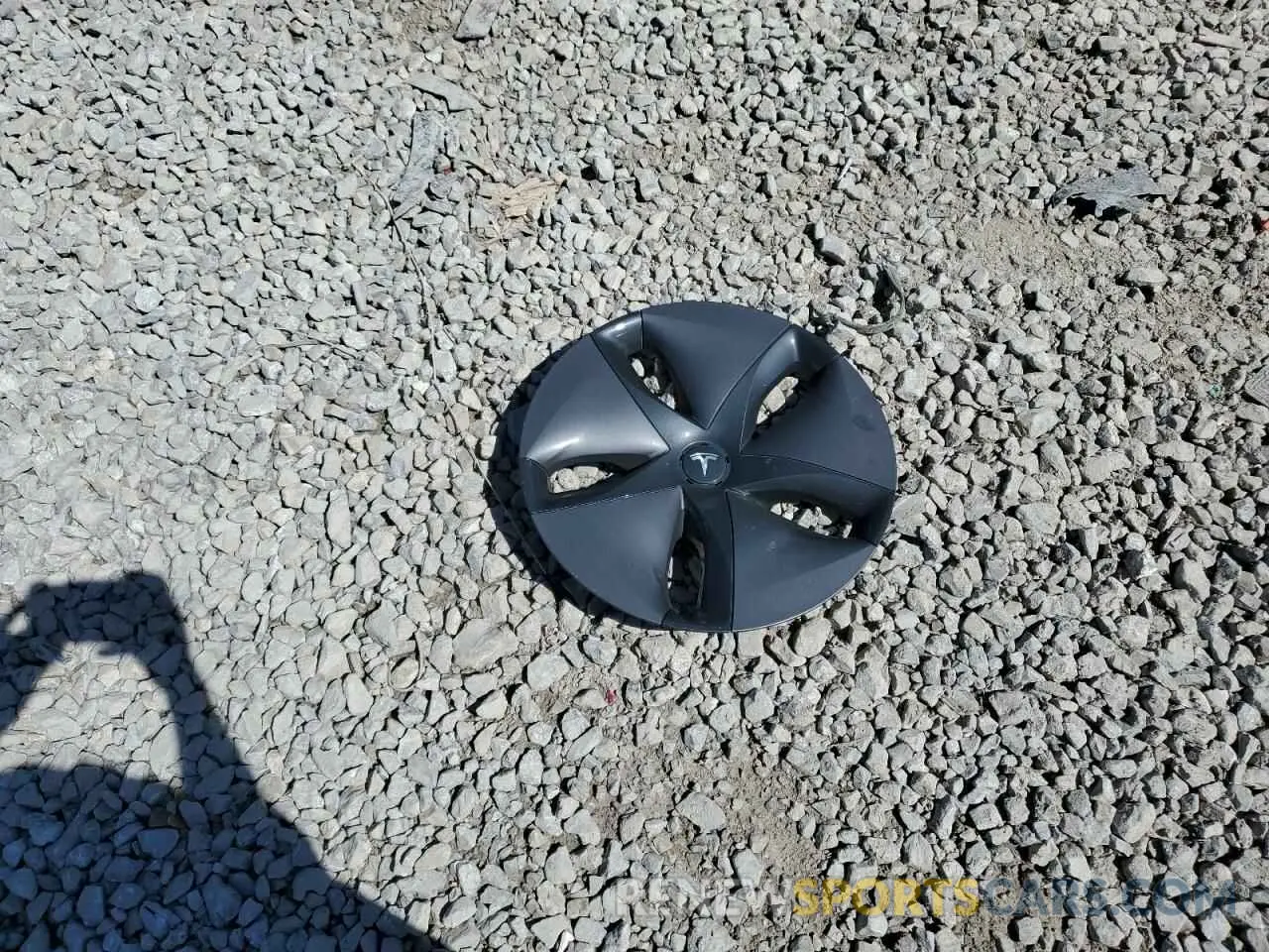 12 Photograph of a damaged car 5YJ3E1EA4LF784677 TESLA MODEL 3 2020
