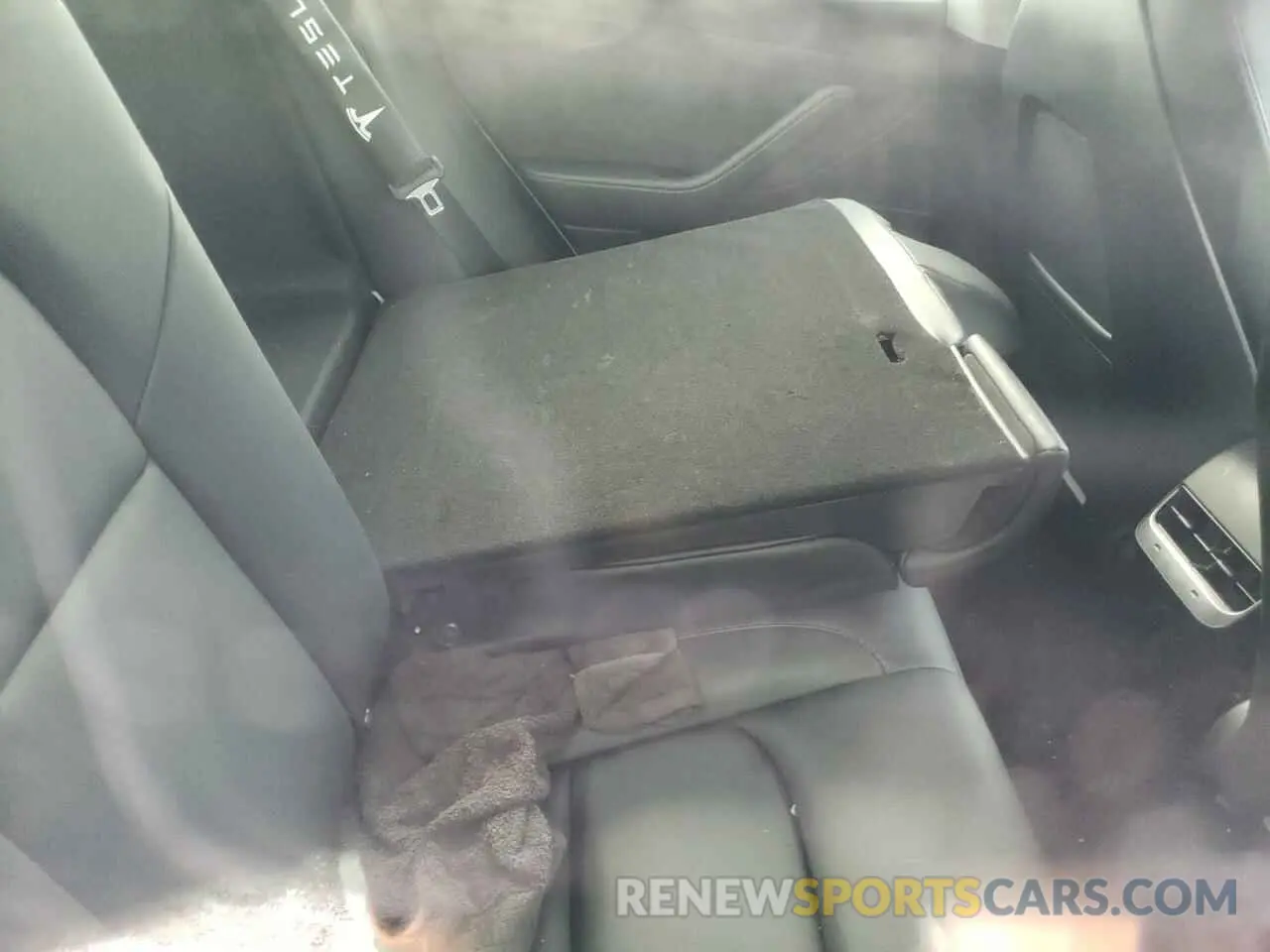 10 Photograph of a damaged car 5YJ3E1EA4LF797221 TESLA MODEL 3 2020