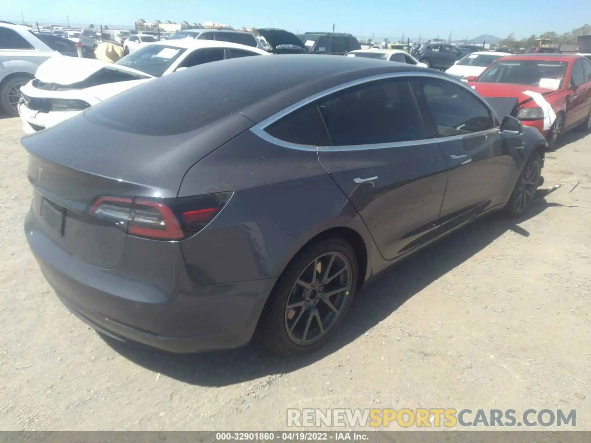 4 Photograph of a damaged car 5YJ3E1EA4LF798983 TESLA MODEL 3 2020