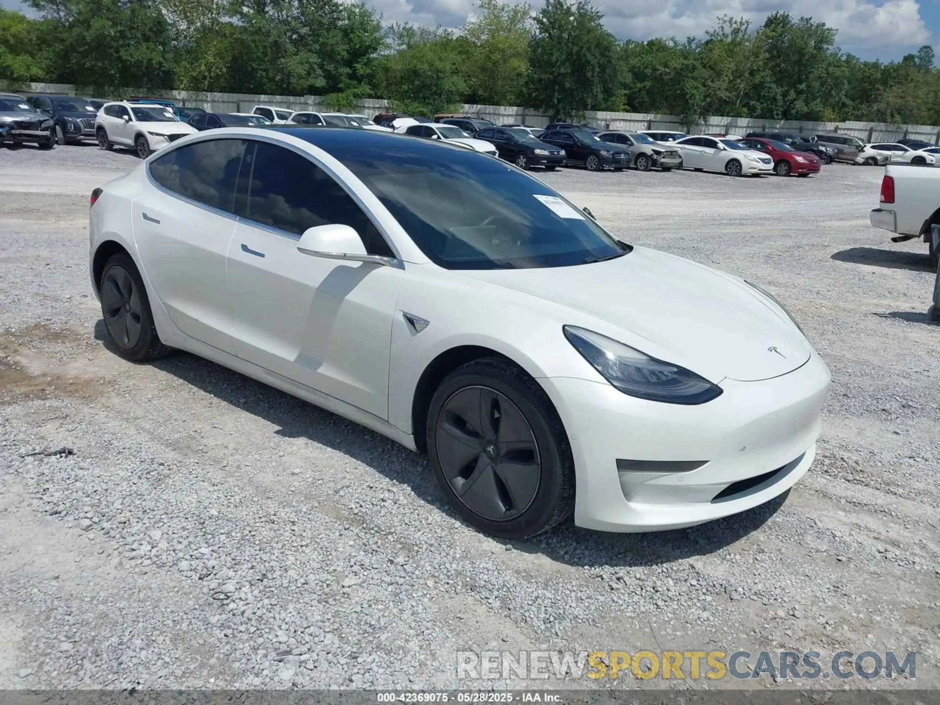 1 Photograph of a damaged car 5YJ3E1EA4LF799566 TESLA MODEL 3 2020
