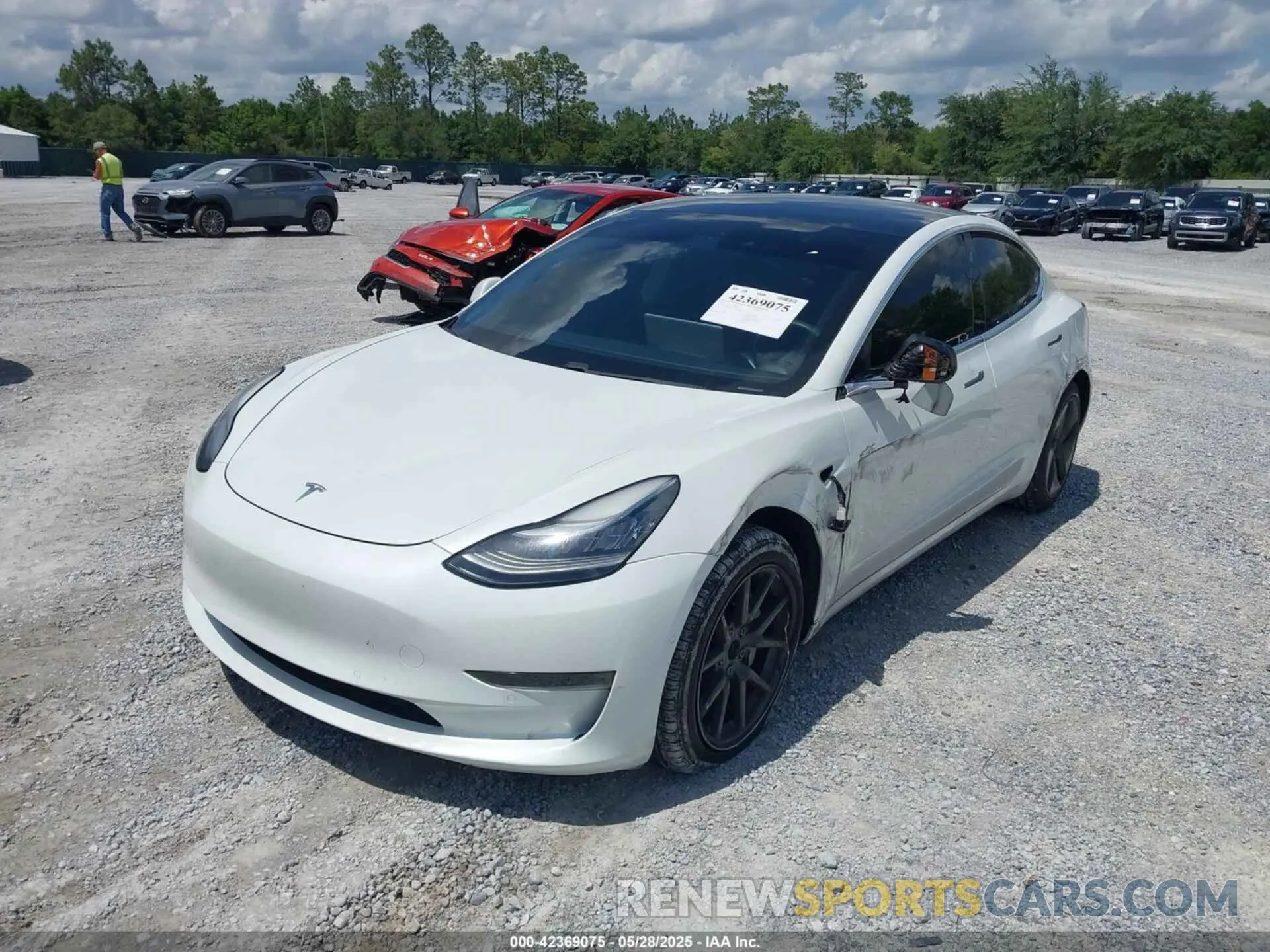 2 Photograph of a damaged car 5YJ3E1EA4LF799566 TESLA MODEL 3 2020