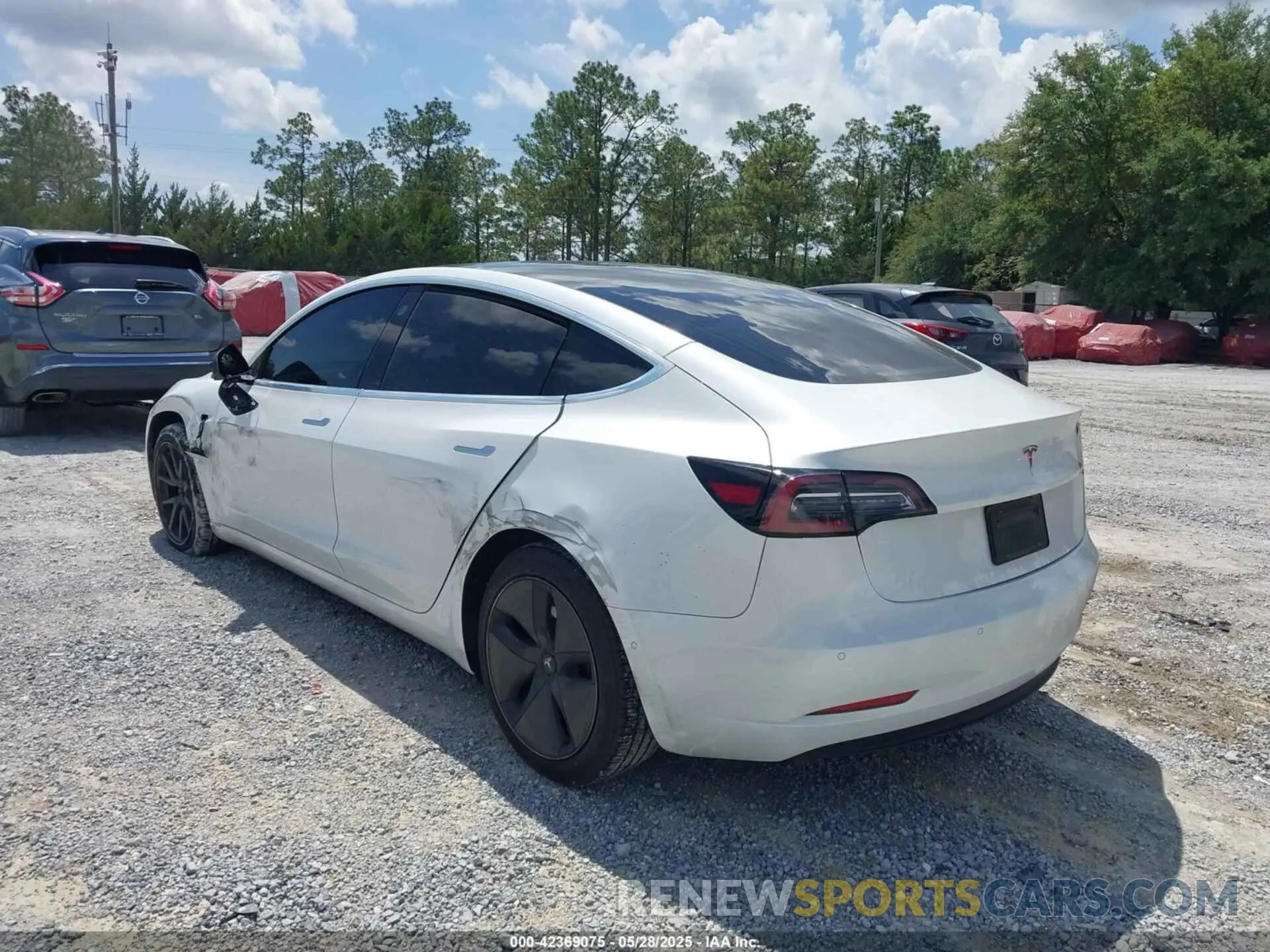 3 Photograph of a damaged car 5YJ3E1EA4LF799566 TESLA MODEL 3 2020